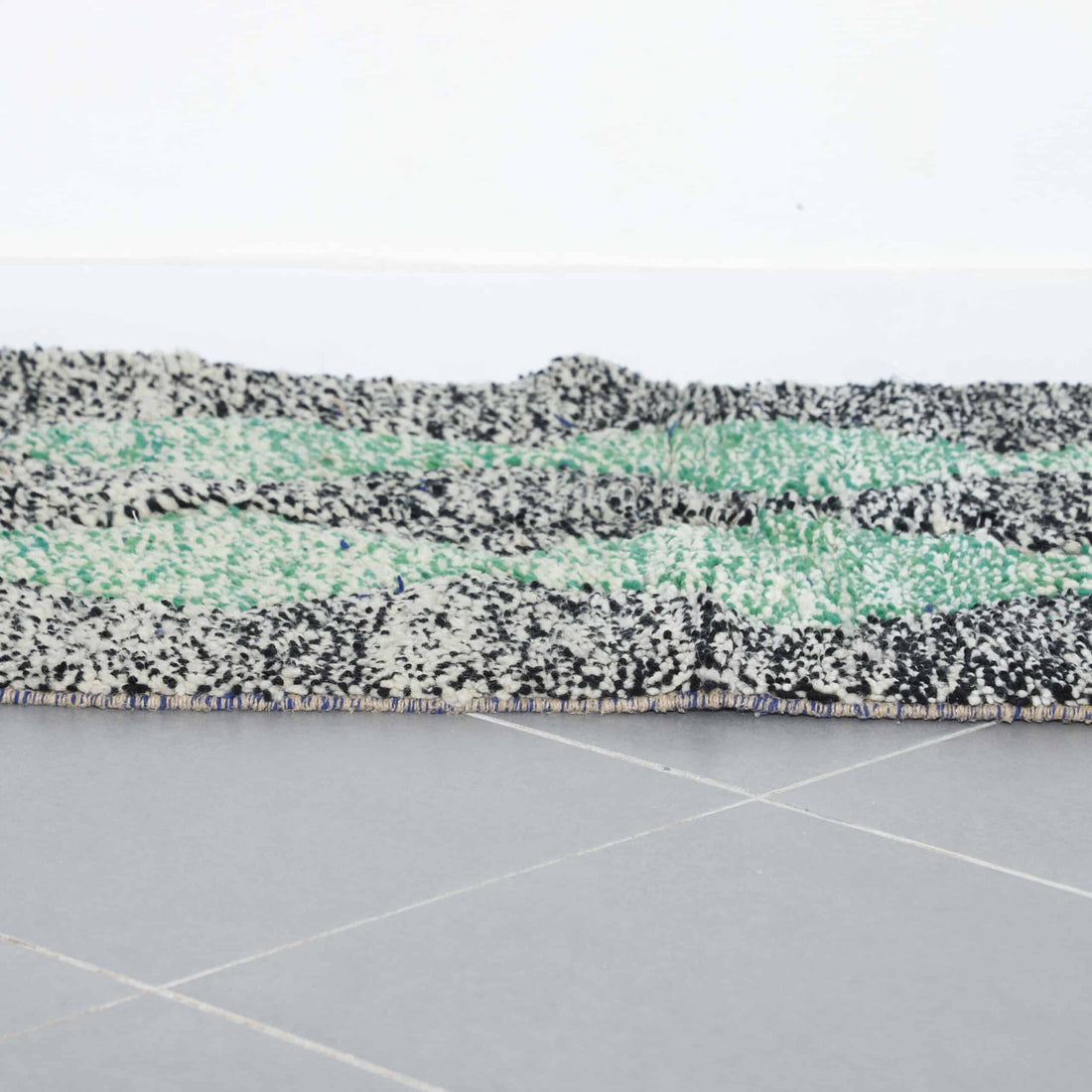 Handmade Moroccan Beni Ouarain Rug 142cm x 95cm – Green Wool Berber Carpet