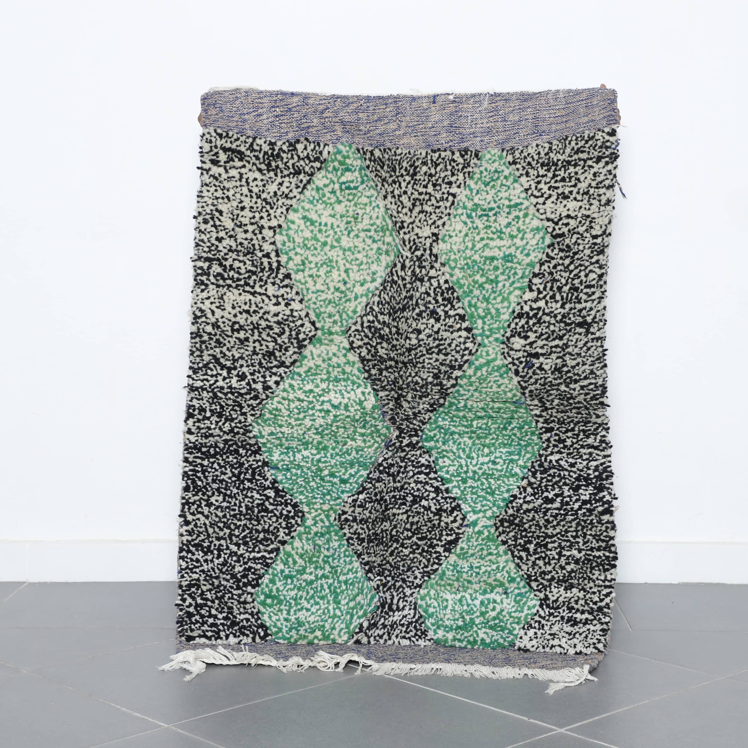 Handmade Moroccan Beni Ouarain Rug 142cm x 95cm – Green Wool Berber Carpet