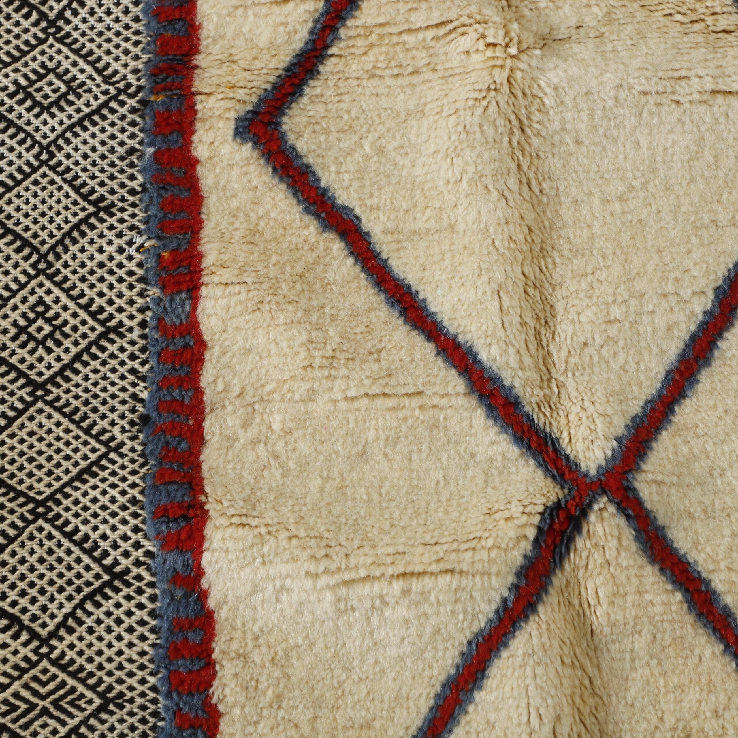 Moroccan Berber Rug 160cm x 89cm – Handmade Wool Rug with Geometric Design
