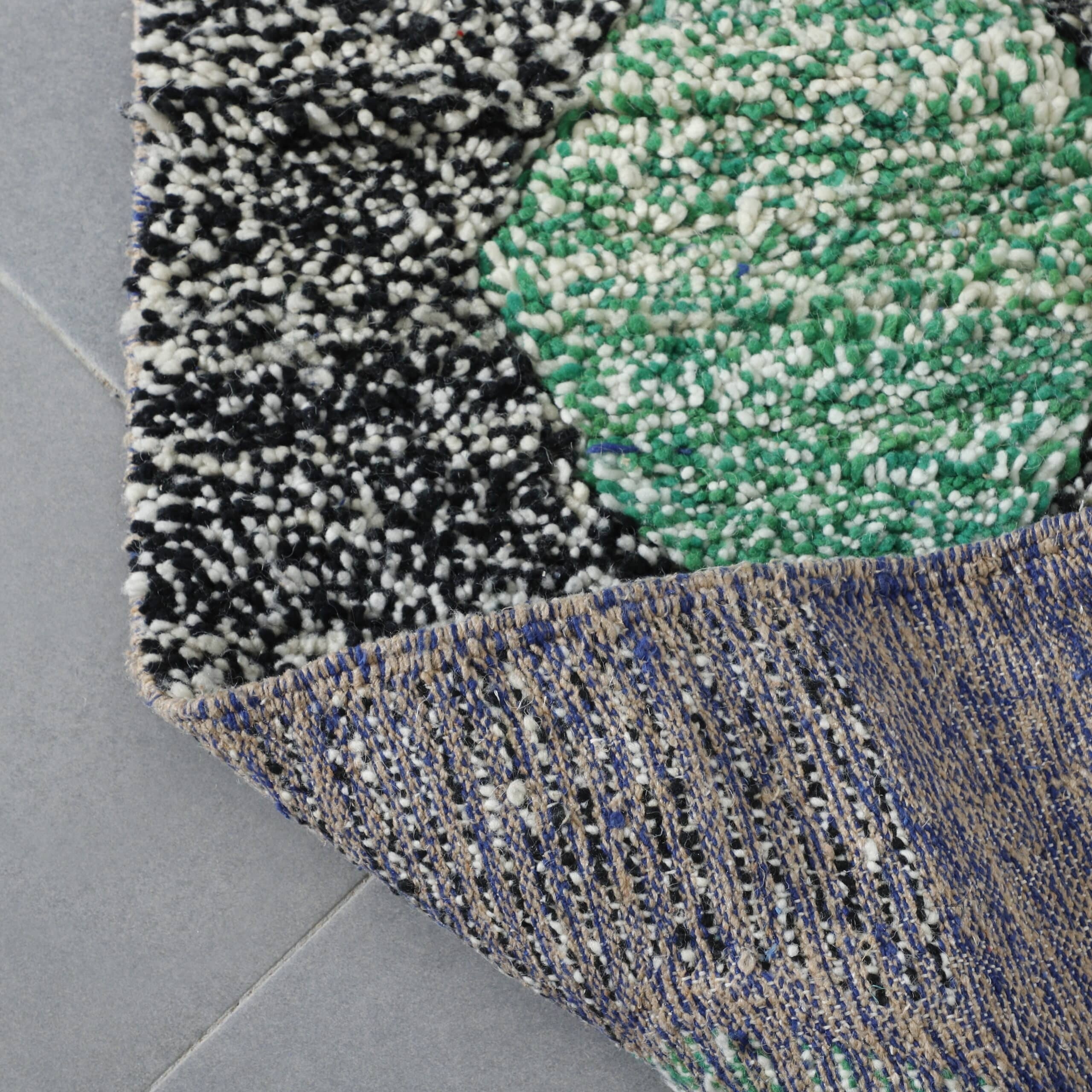 Handmade Moroccan Beni Ouarain Rug 142cm x 95cm – Green Wool Berber Carpet