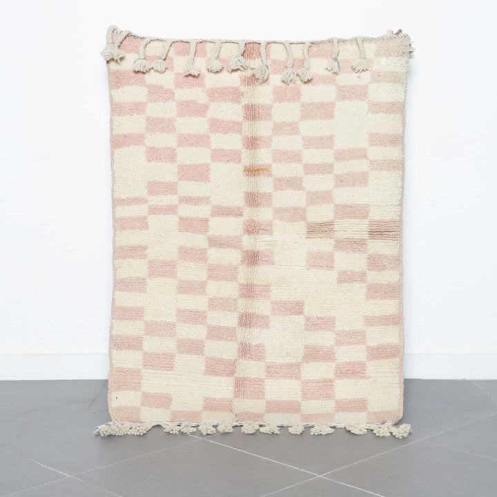 Handmade Moroccan Beni Ouarain Checkered Rug 145cm x 105cm – Pink Wool Berber Carpet