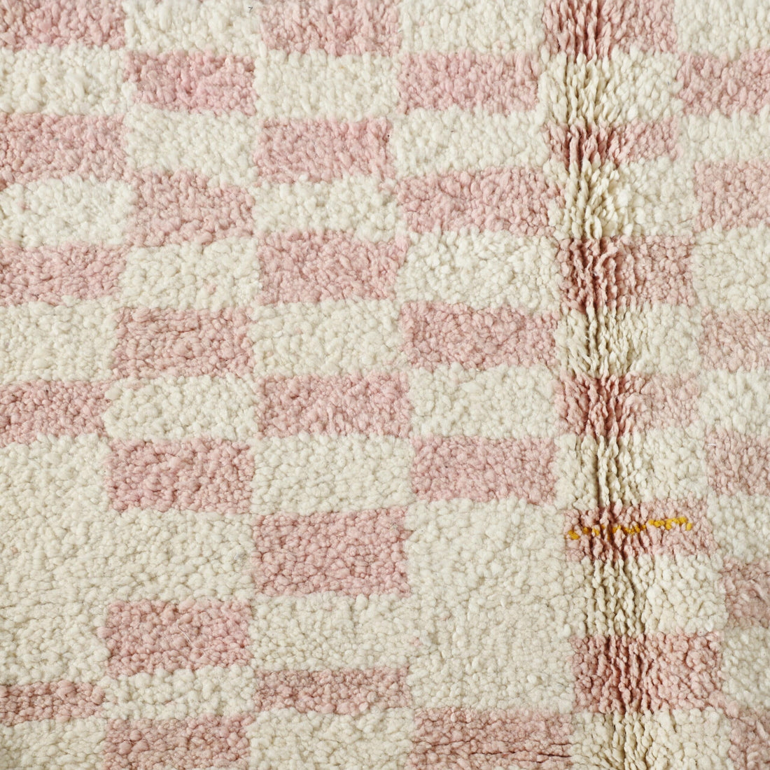 Handmade Moroccan Beni Ouarain Checkered Rug 145cm x 105cm – Pink Wool Berber Carpet