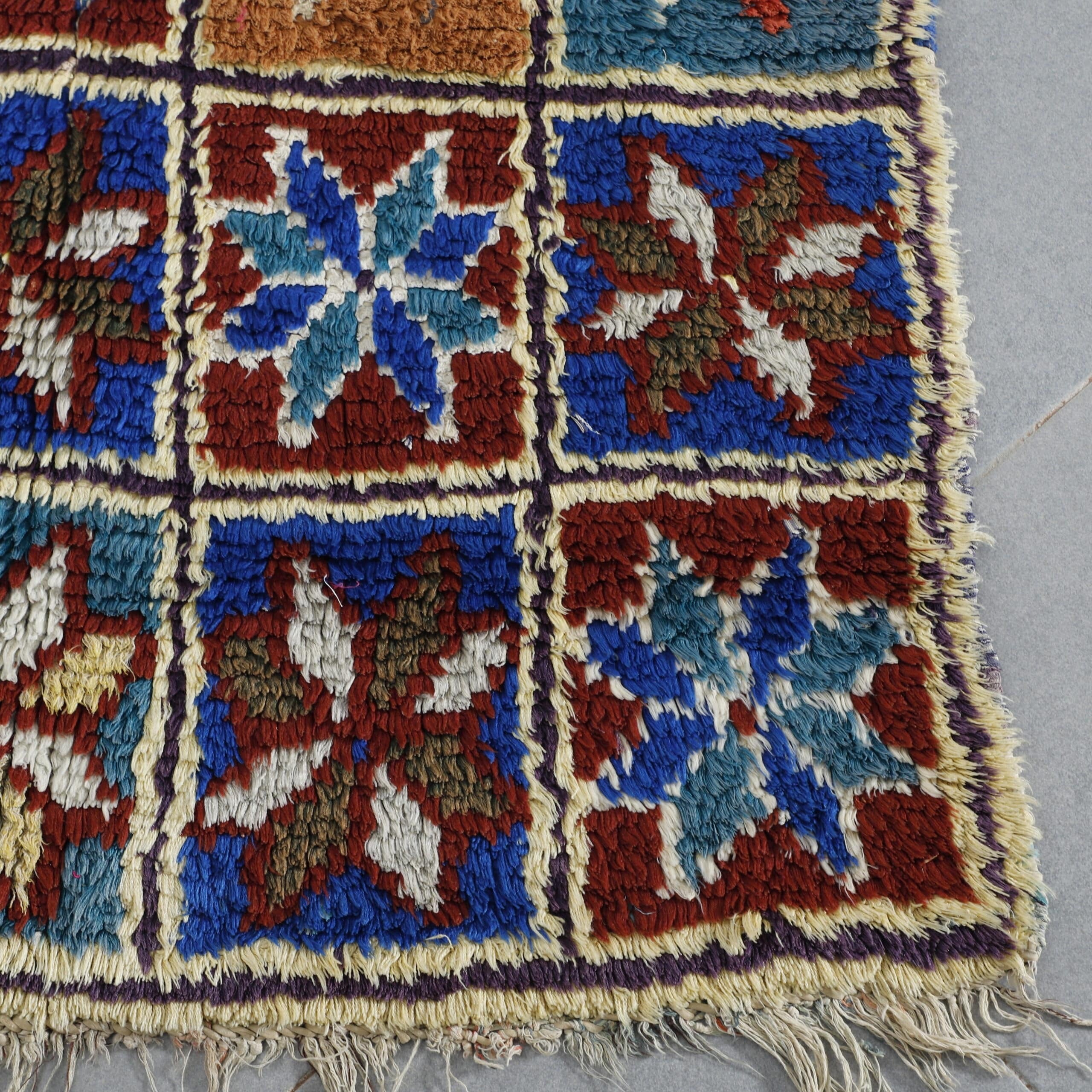 Handmade Colorful Moroccan Boucherouite Rug 170cm x 95cm – Floral Checkerboard Carpet