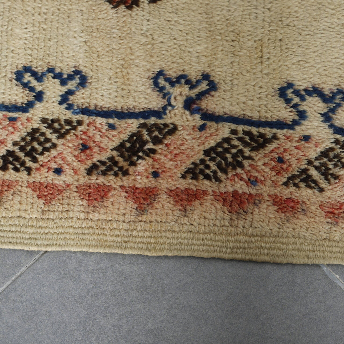 Vintage Moroccan Berber Rug – Handmade Wool Carpet with Geometric Patterns