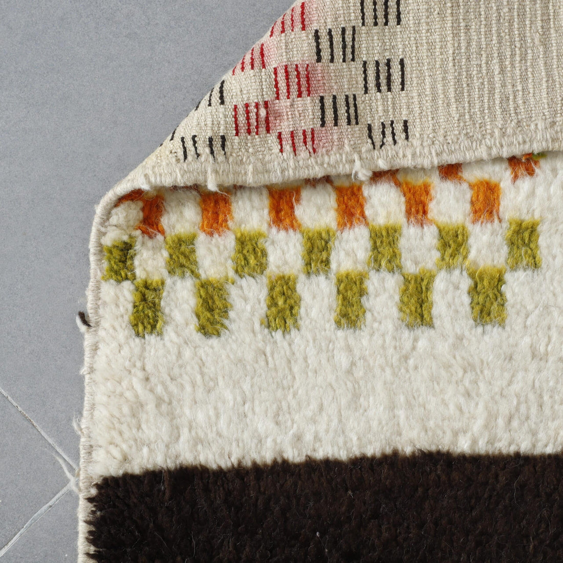 Moroccan Berber Rug 213cm x 120cm – Handwoven Geometric Wool Carpet