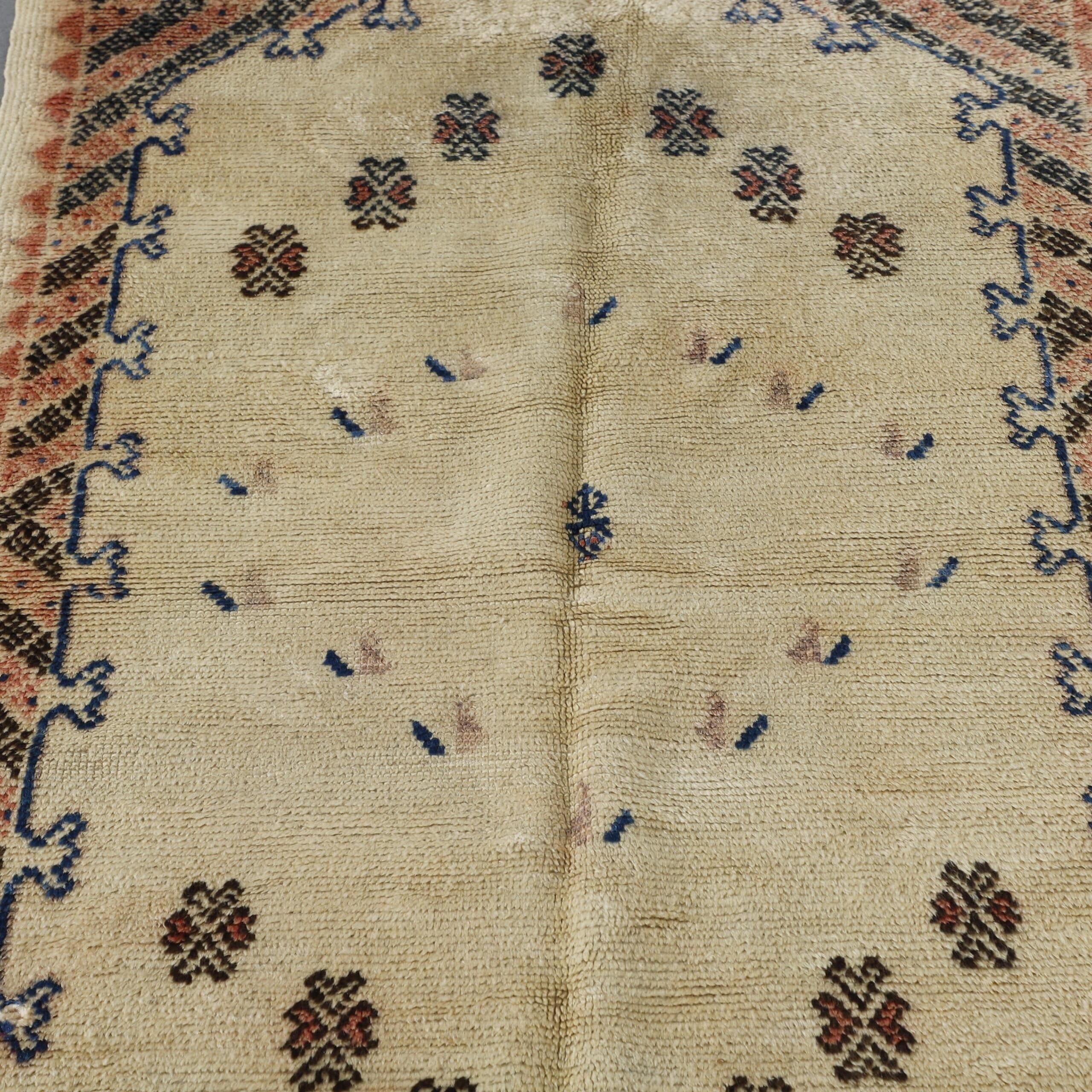 Vintage Moroccan Berber Rug – Handmade Wool Carpet with Geometric Patterns