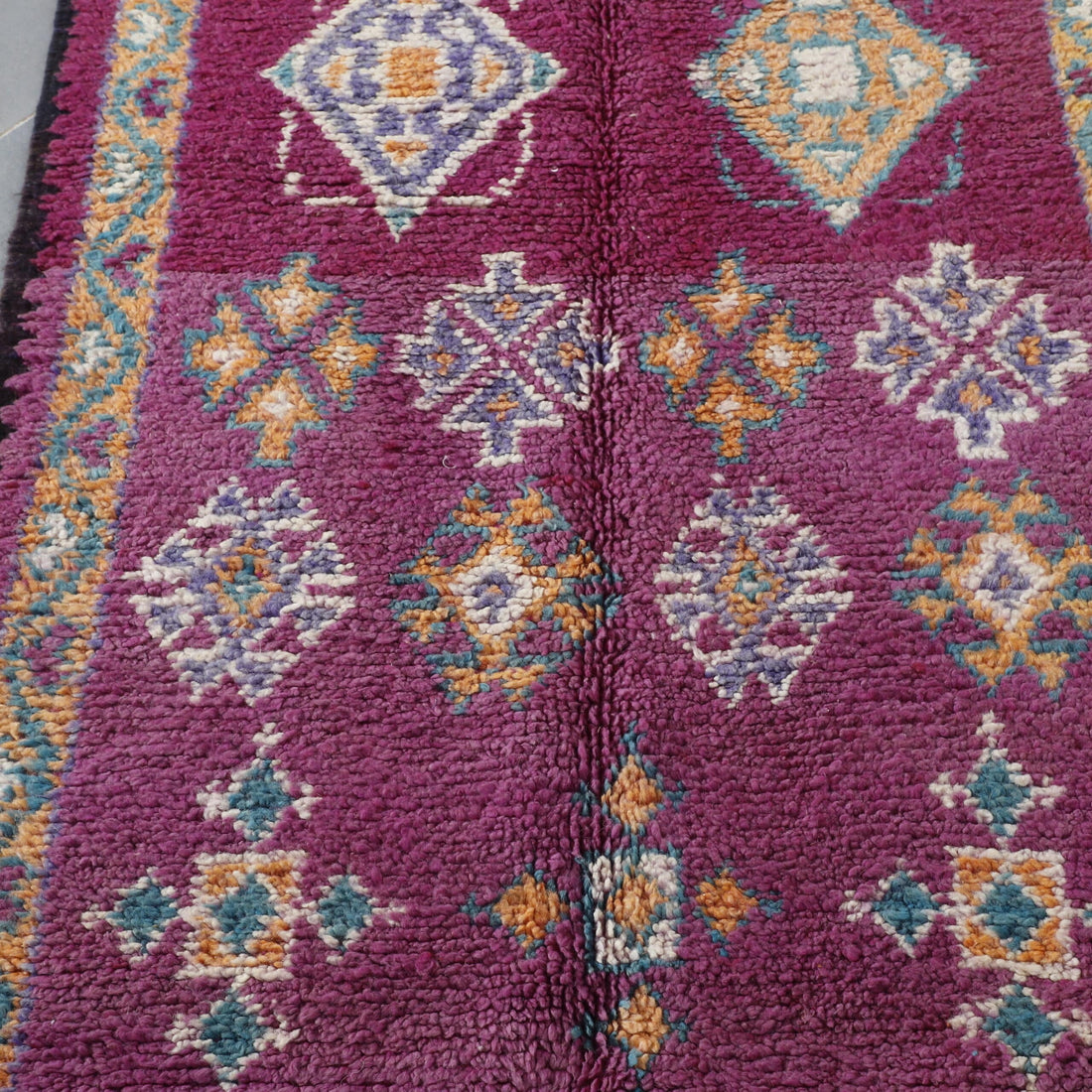 Large Handmade Moroccan Berber Rug 295cm x 107cm – Traditional Wool Carpet