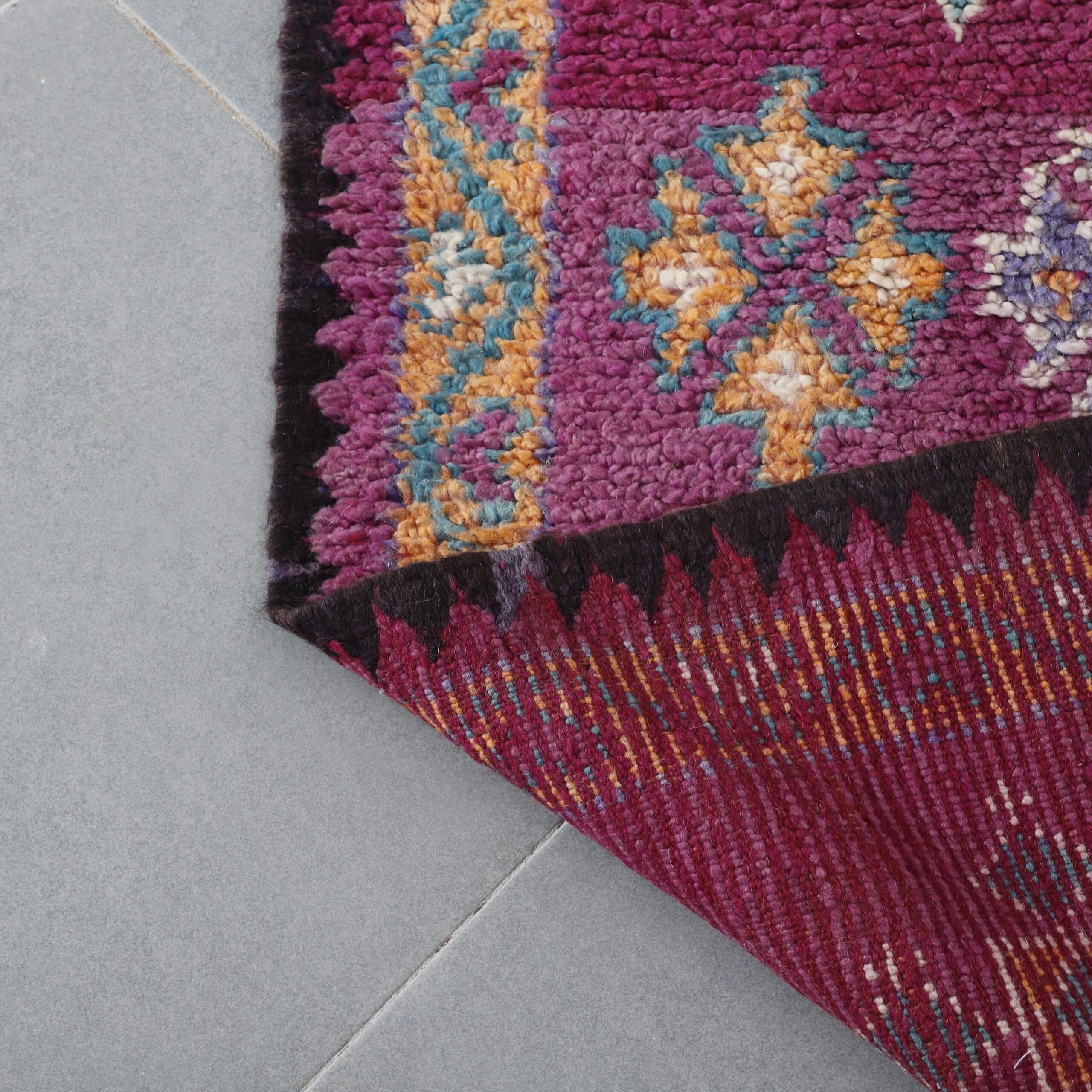 Large Handmade Moroccan Berber Rug 295cm x 107cm – Traditional Wool Carpet