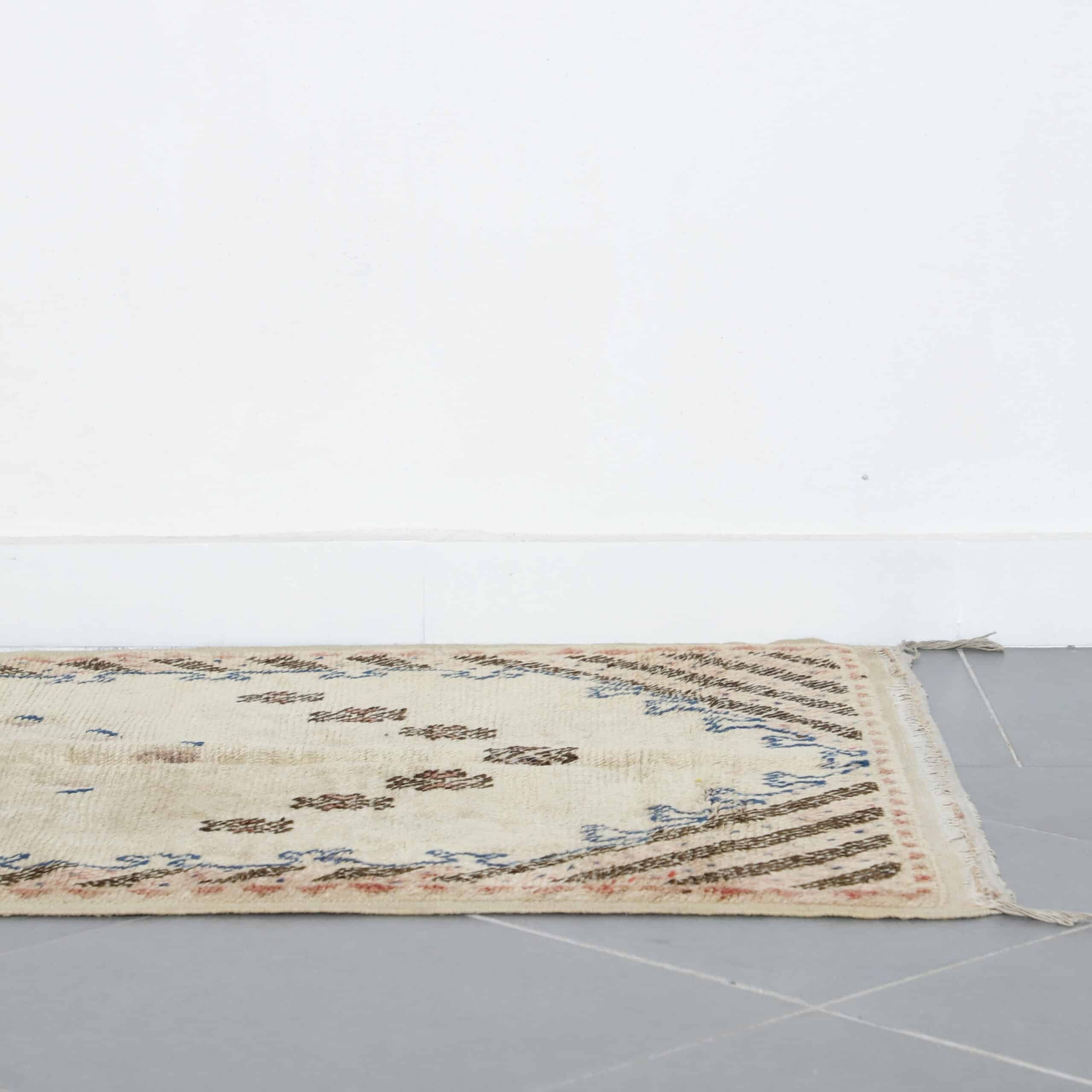 Vintage Moroccan Berber Rug – Handmade Wool Carpet with Geometric Patterns