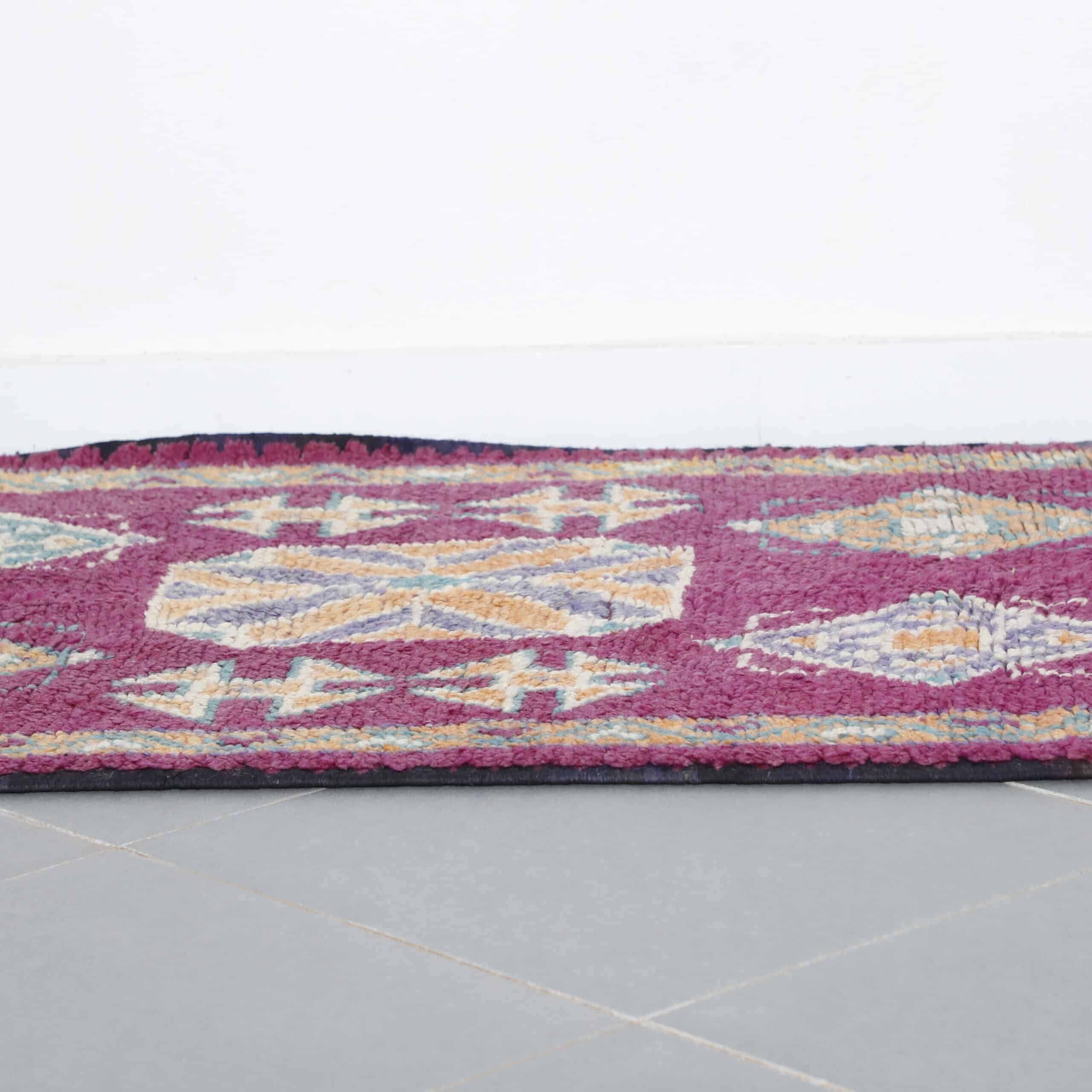 Large Handmade Moroccan Berber Rug 295cm x 107cm – Traditional Wool Carpet
