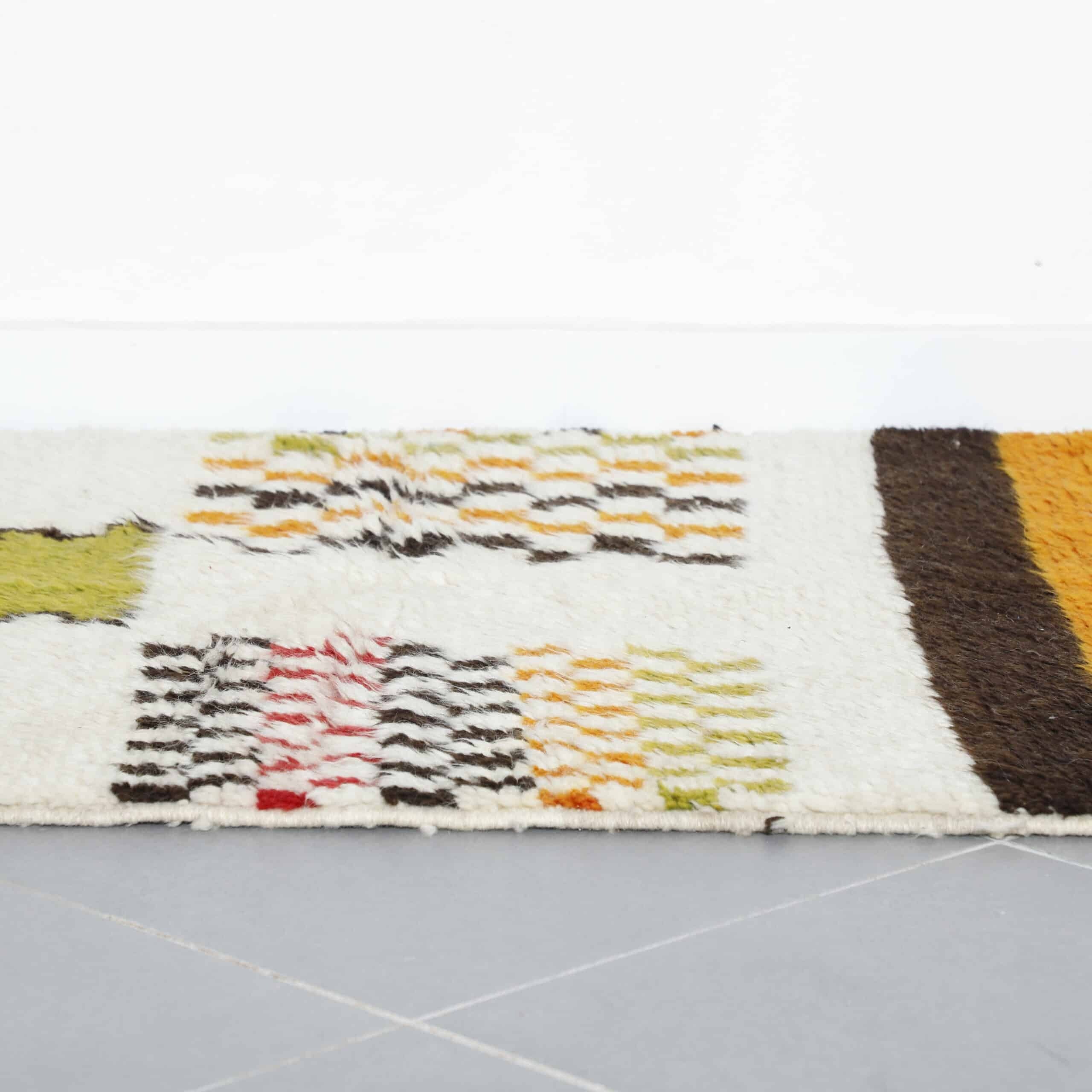 Moroccan Berber Rug 213cm x 120cm – Handwoven Geometric Wool Carpet