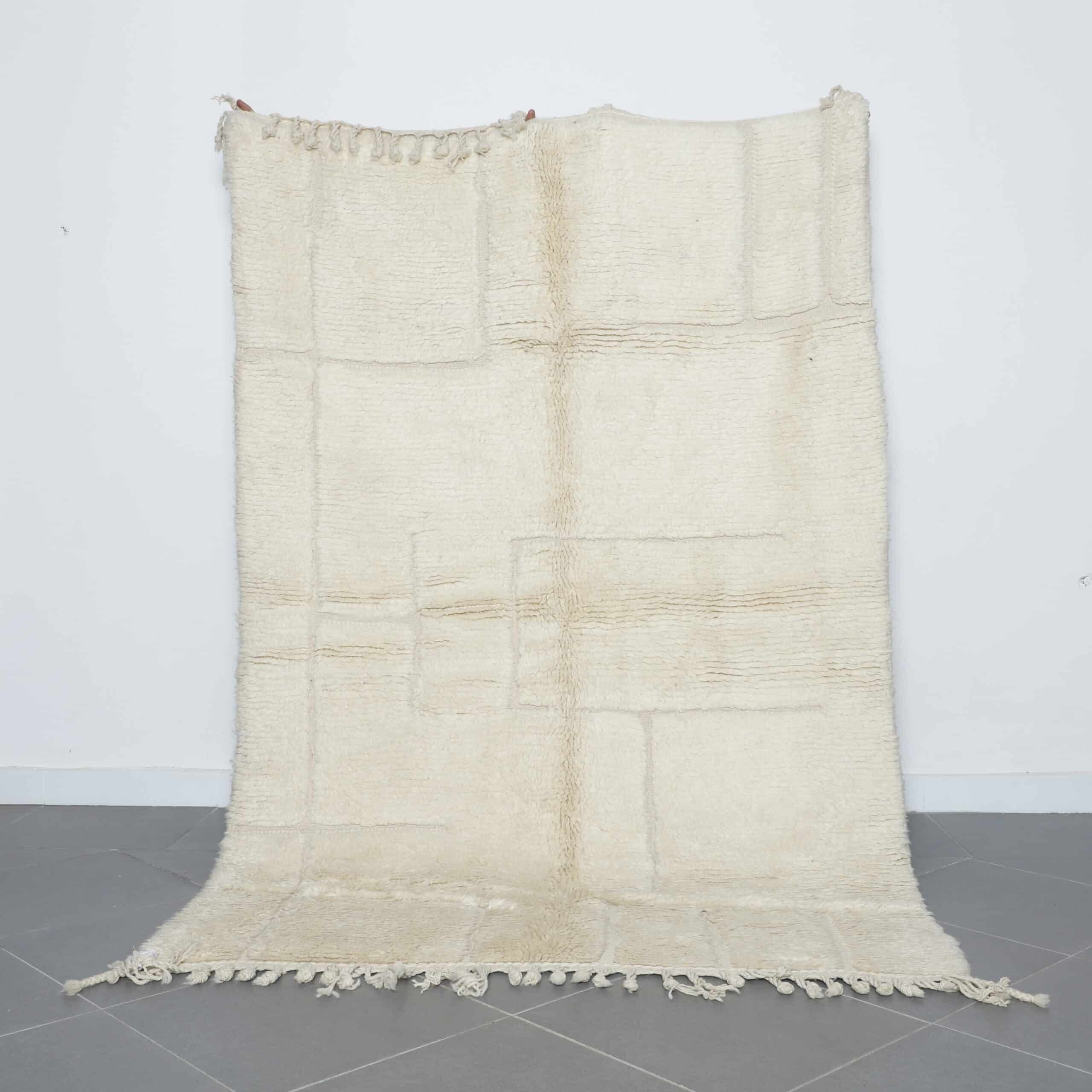 Large Handmade Moroccan Beni Ouarain Rug 240cm x 160cm – White Wool Berber Carpet