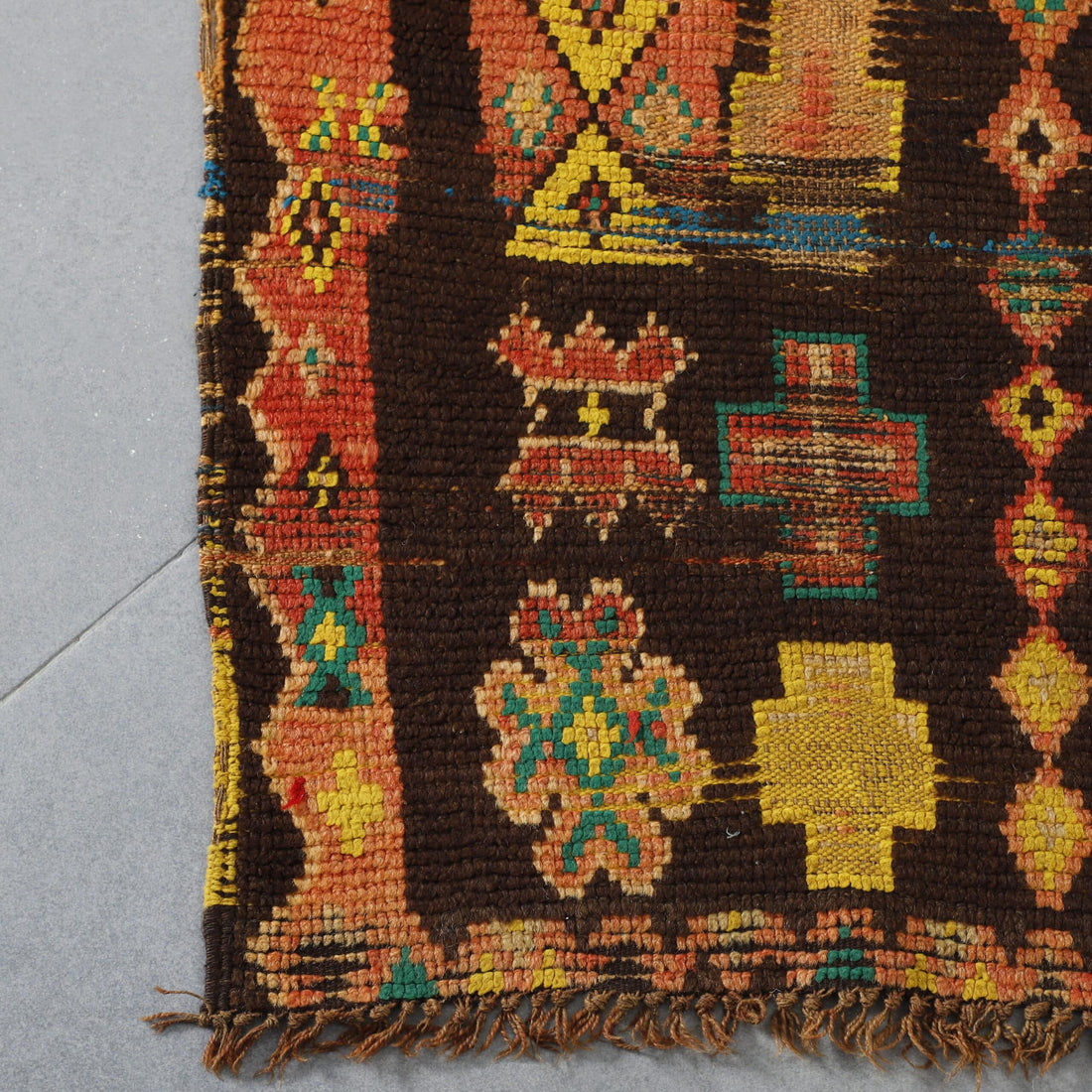 Handmade Moroccan Berber Rug with Intricate Geometric Motifs – Authentic Wool Carpet