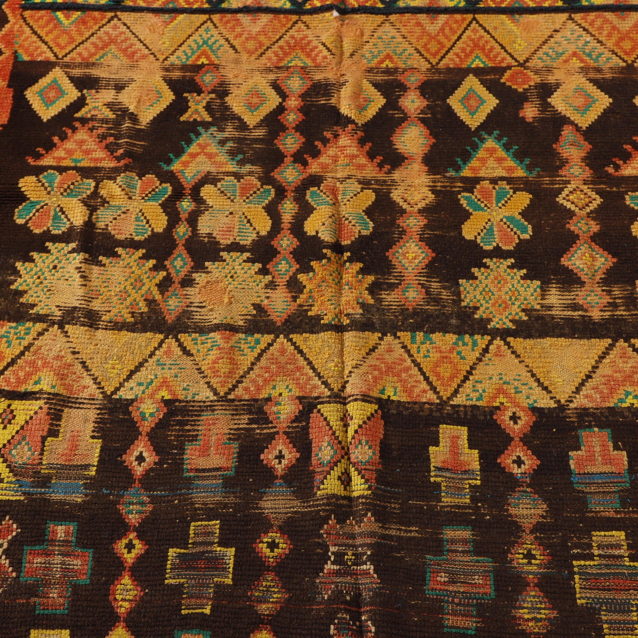 Handmade Moroccan Berber Rug with Intricate Geometric Motifs – Authentic Wool Carpet
