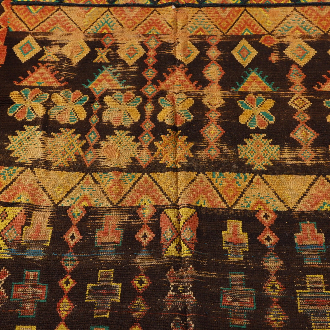 Handmade Moroccan Berber Rug with Intricate Geometric Motifs – Authentic Wool Carpet