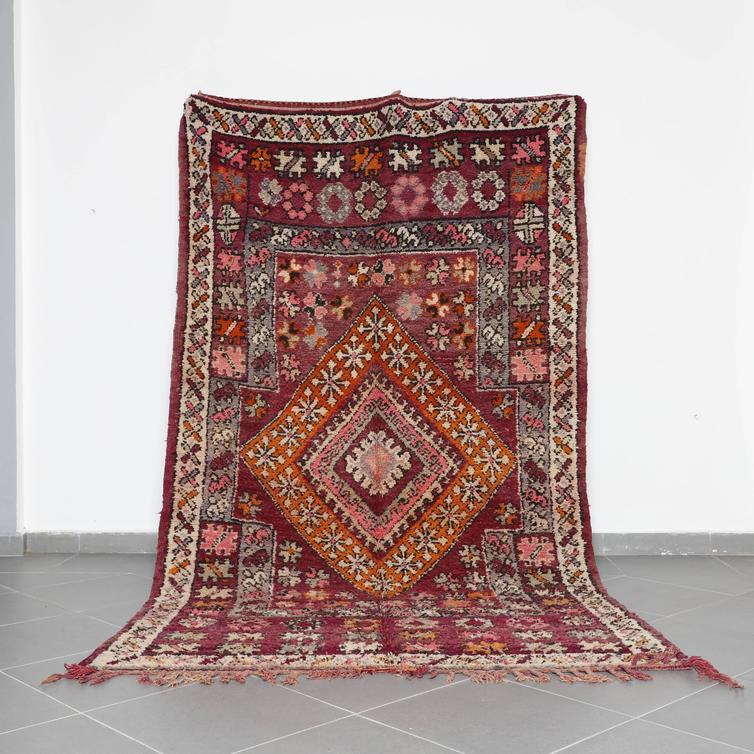 Handmade Moroccan Vintage Boujaad Rug 10.5×5.9 Ft