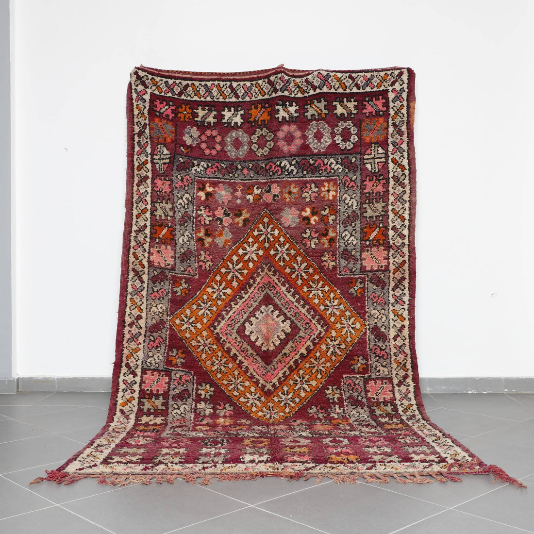 Handmade Moroccan Vintage Boujaad Rug 10.5×5.9 Ft