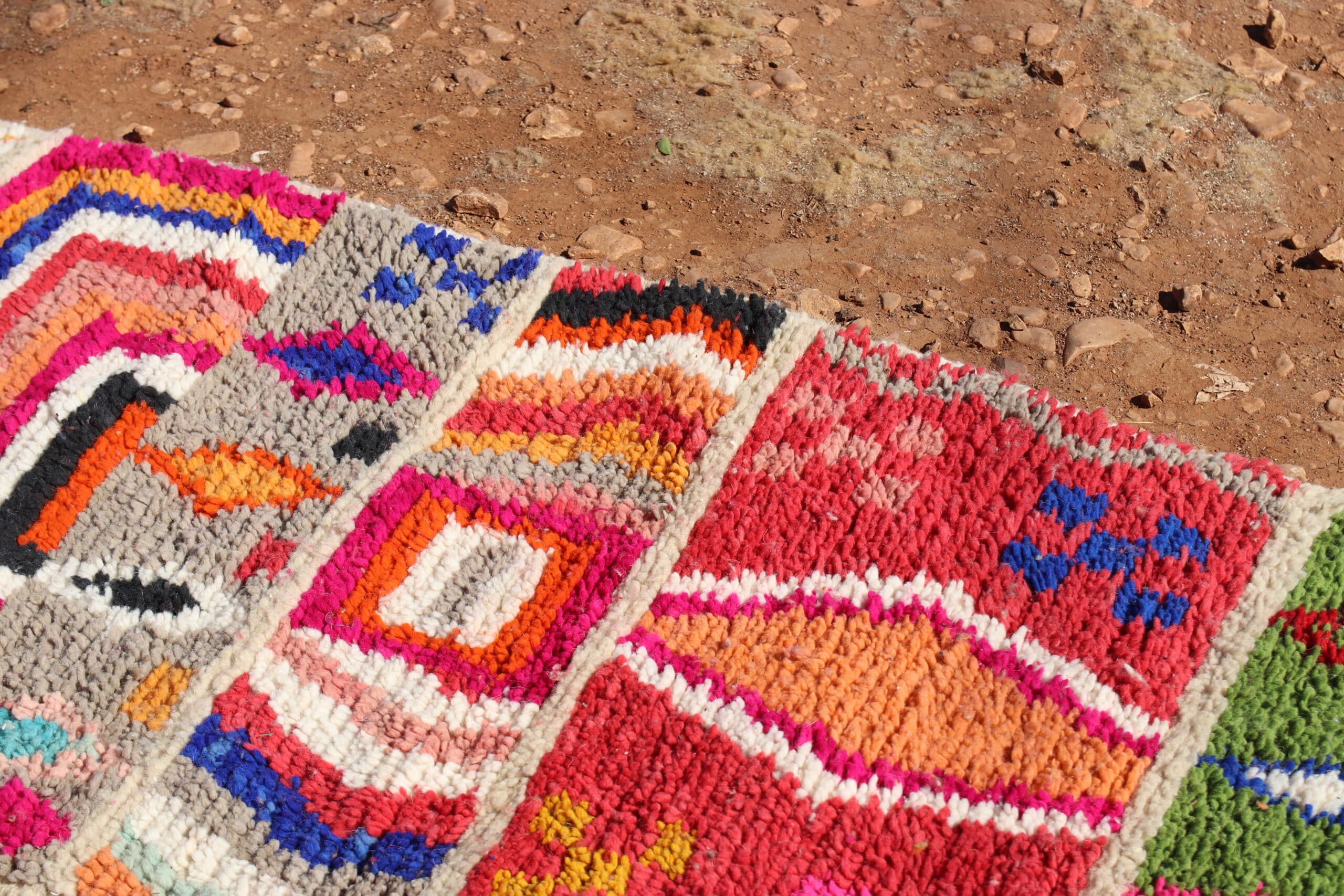 Stylish Abstract Runner Rug - image 4