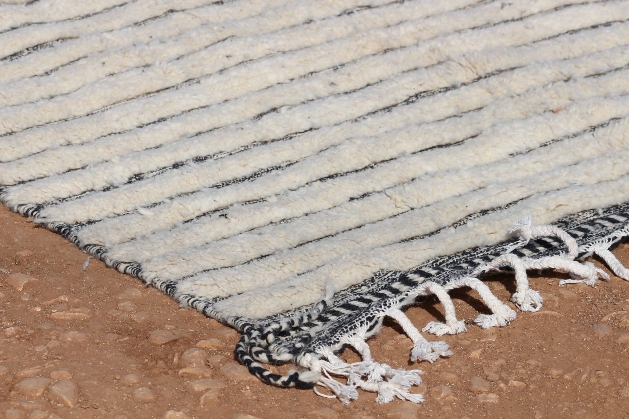 Handwoven White Rug - Minimalist Moroccan Style - image 4