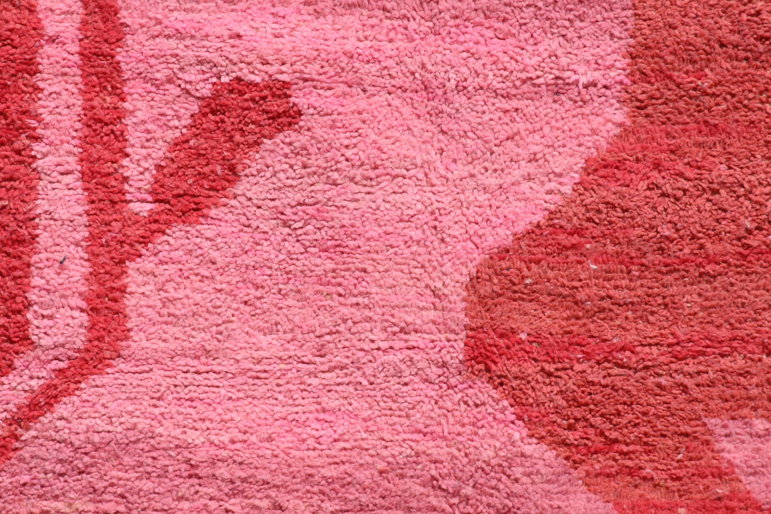 Artistic Pink Rug Moroccan Design - image 4