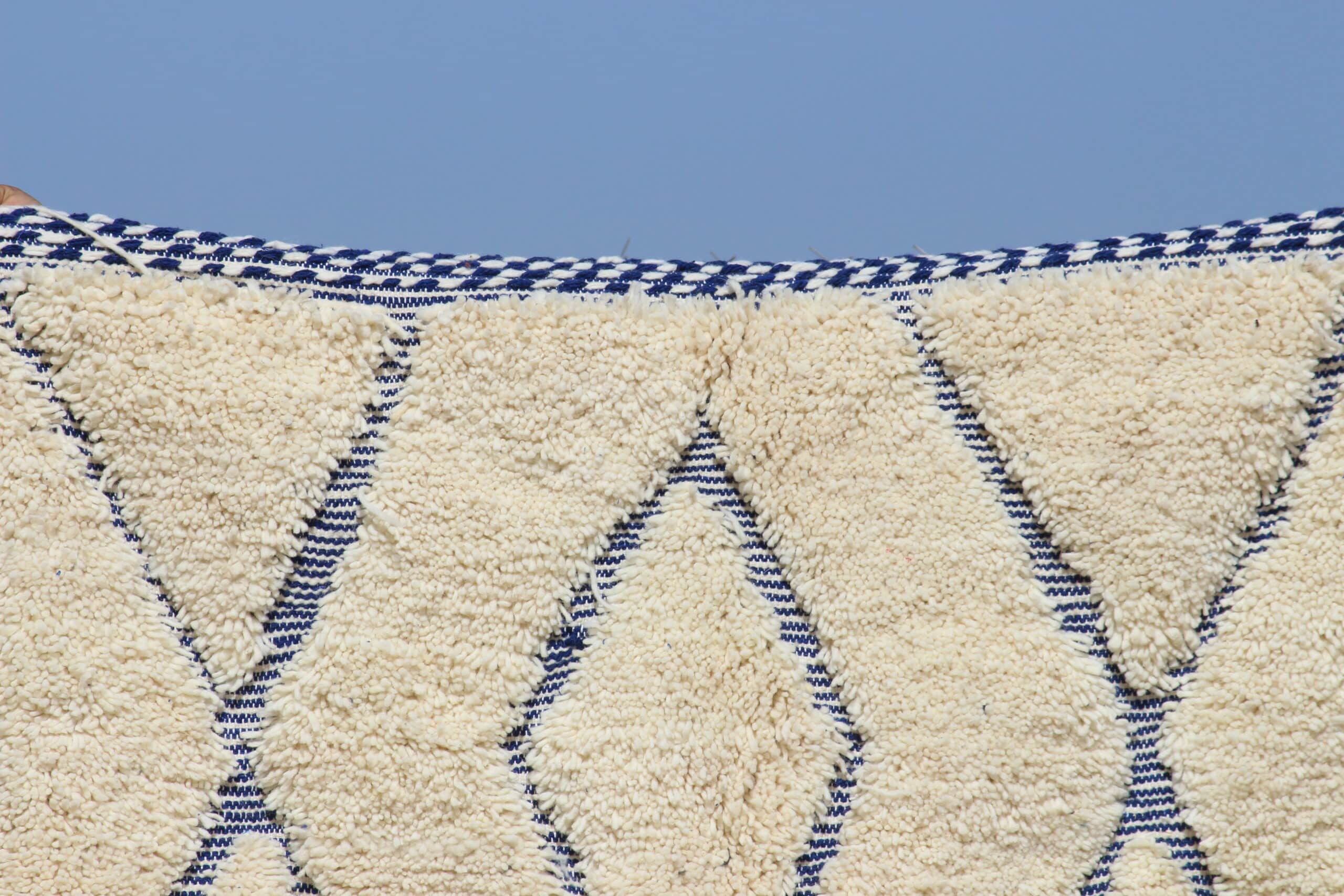 Light blue geometric rug - image 2