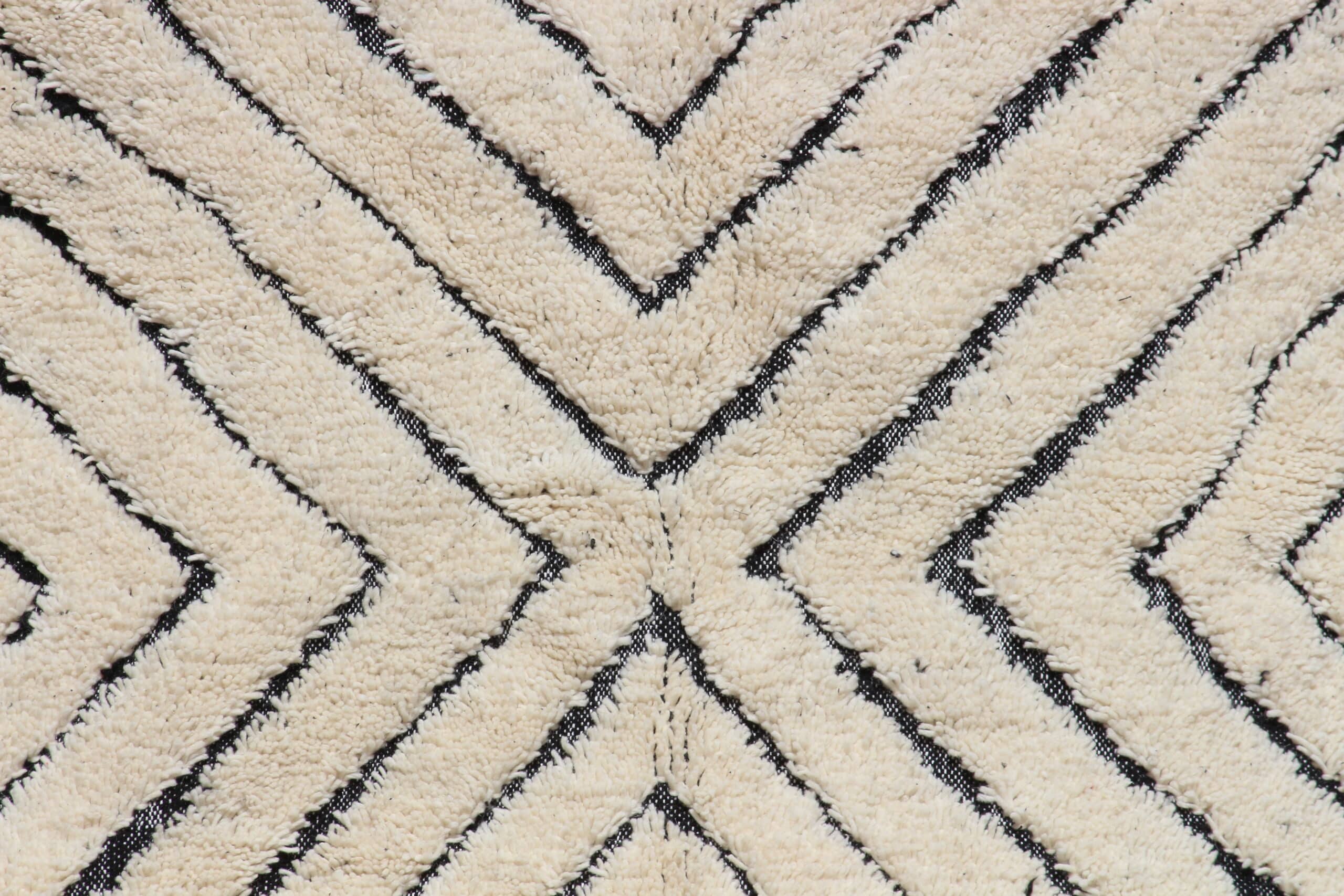 Neutral Geometric Rug - image 2