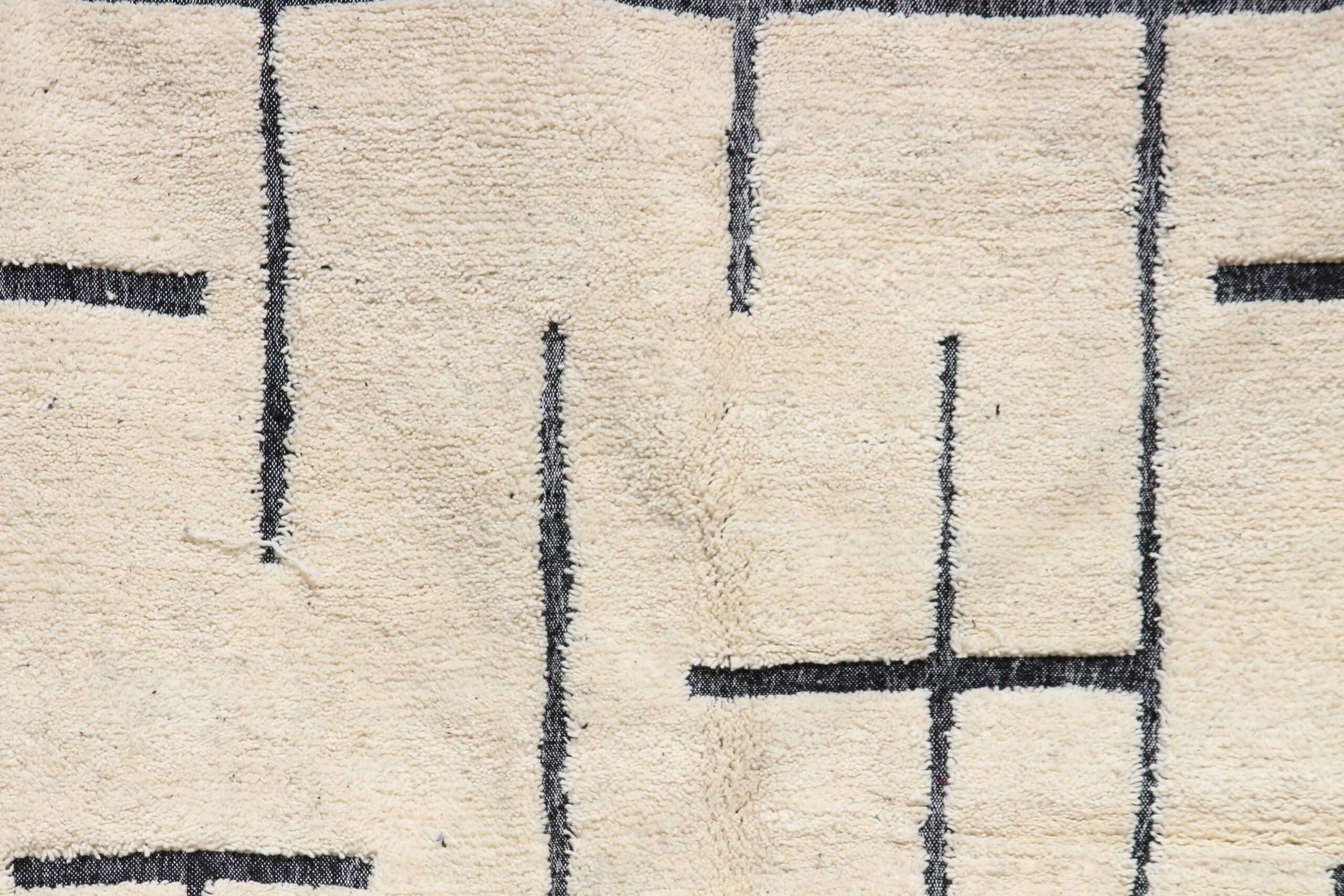 Elegant Beniouaraine Rug - image 2