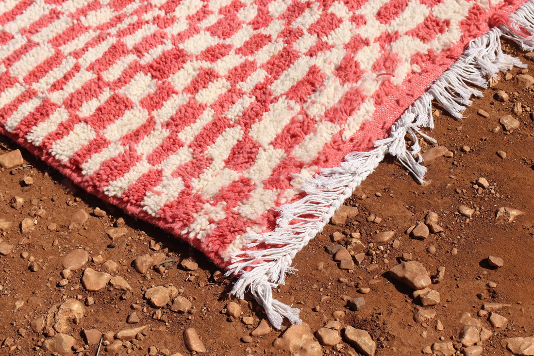 Modern Abstract Checkered Rug - image 3