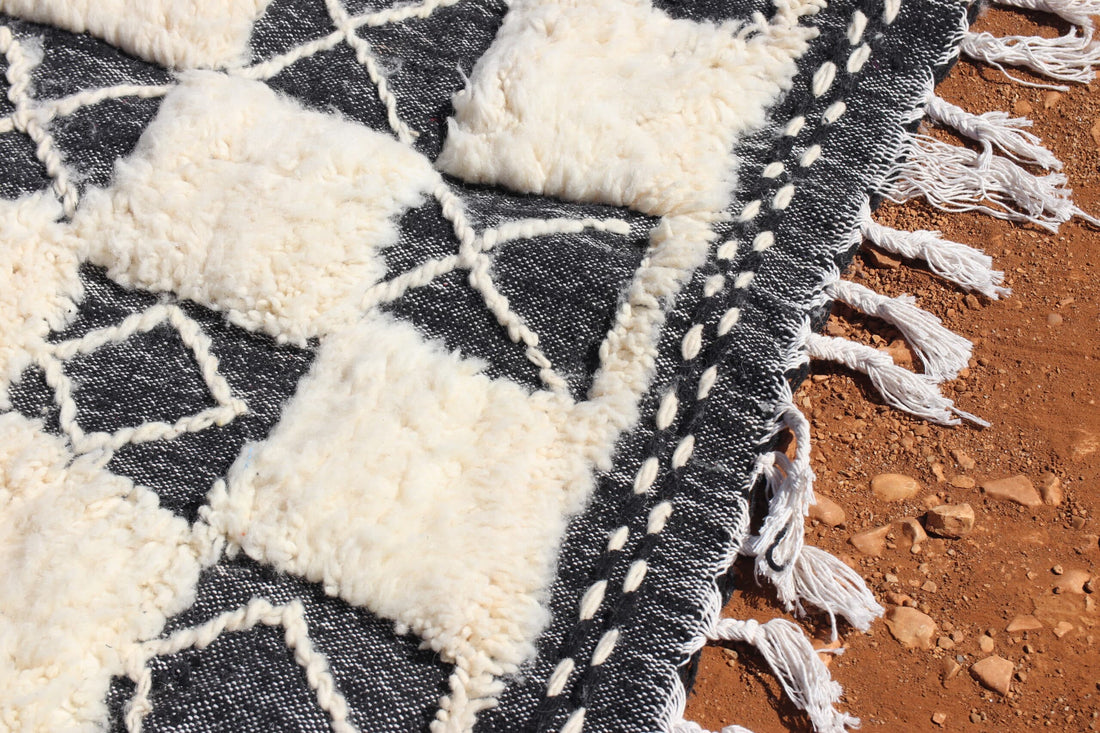 Handmade black and white Rug - image 6