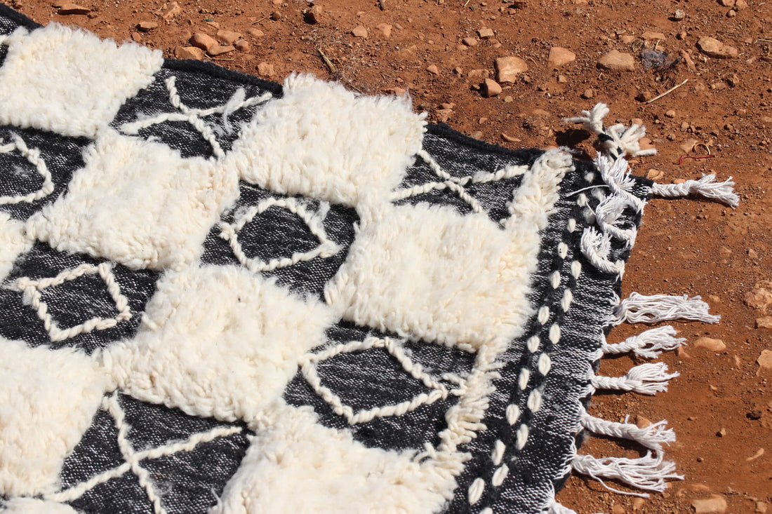 Handmade black and white Rug - image 5