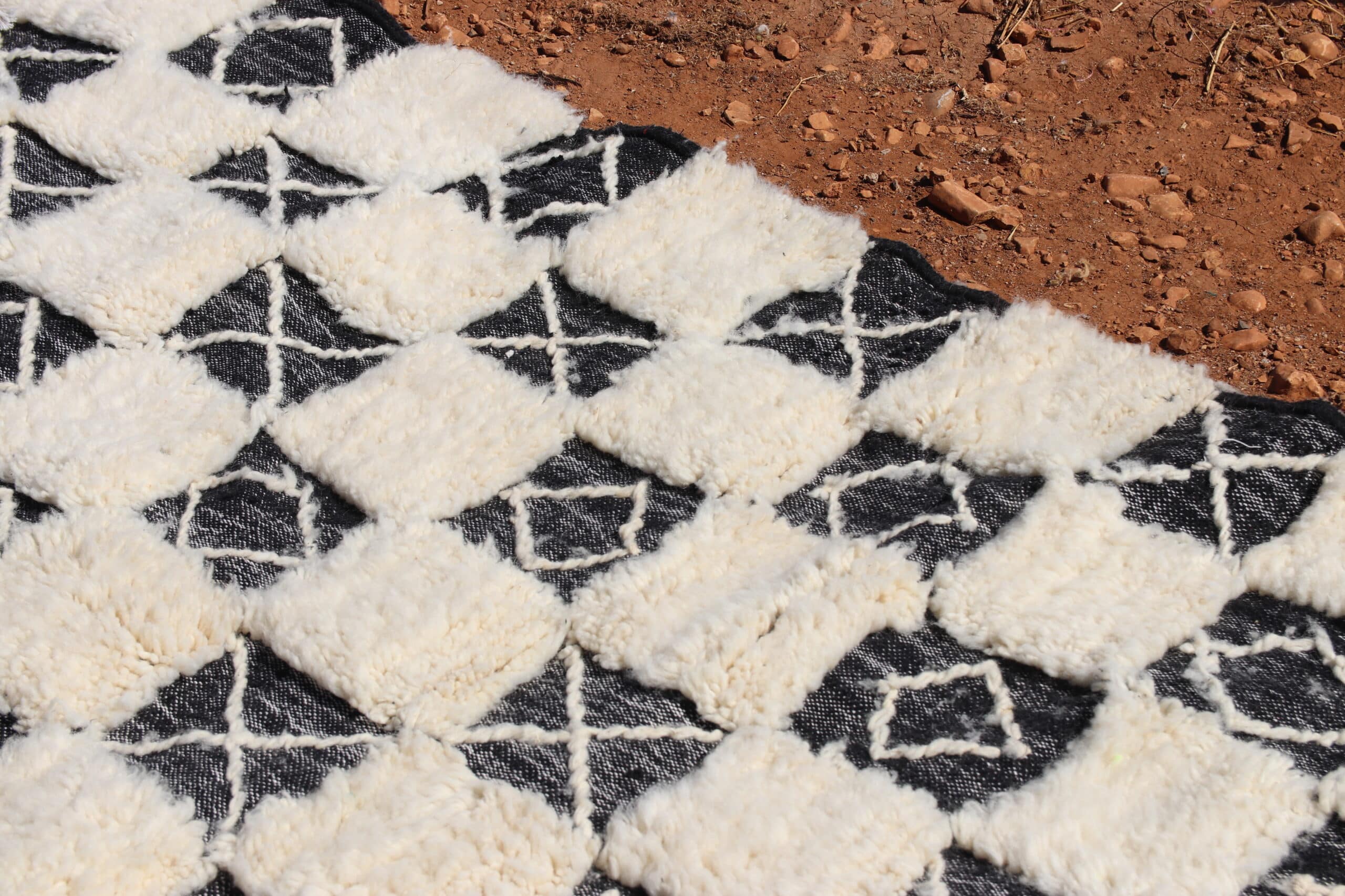 Handmade black and white Rug - image 4