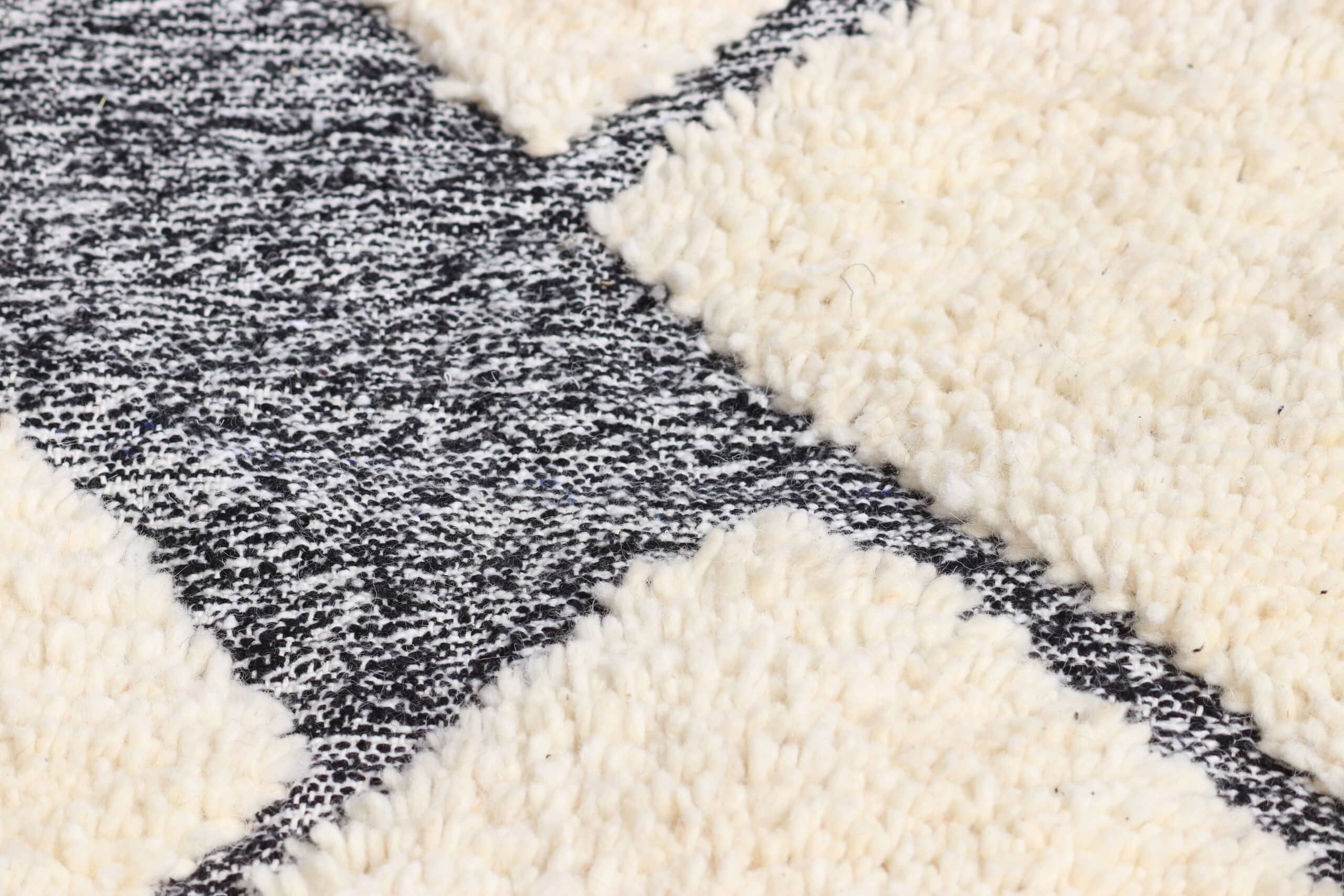 Moroccan contemporary rug - image 5