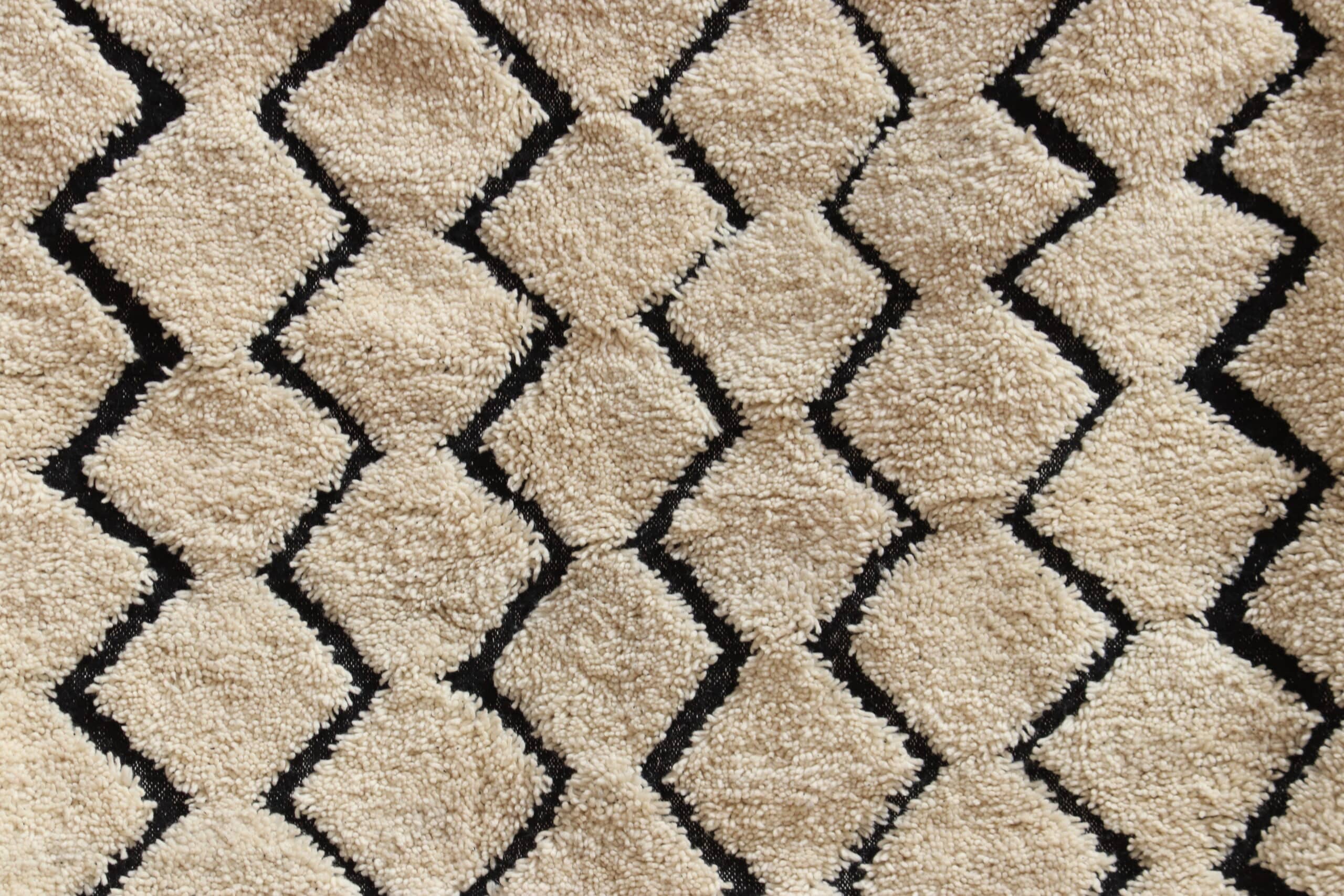 Stylish Contemporary Area Rug - image 2