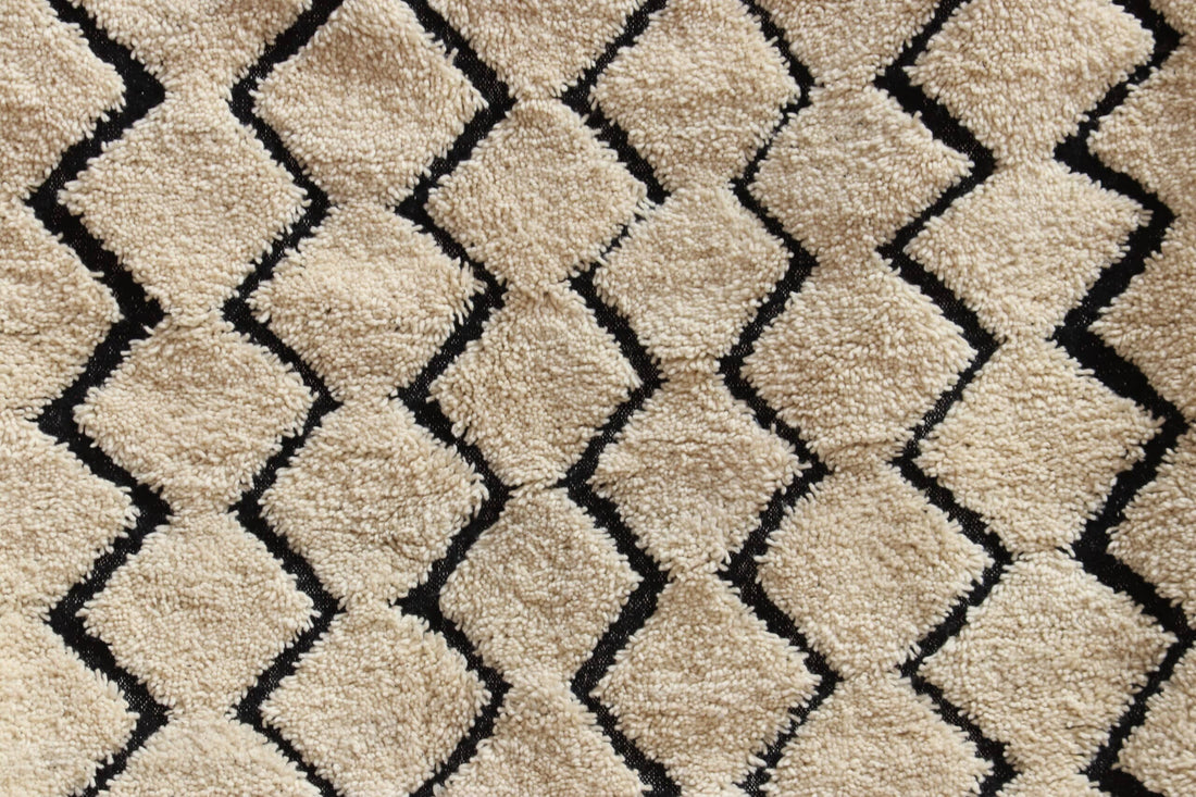 Stylish Contemporary Area Rug - image 2