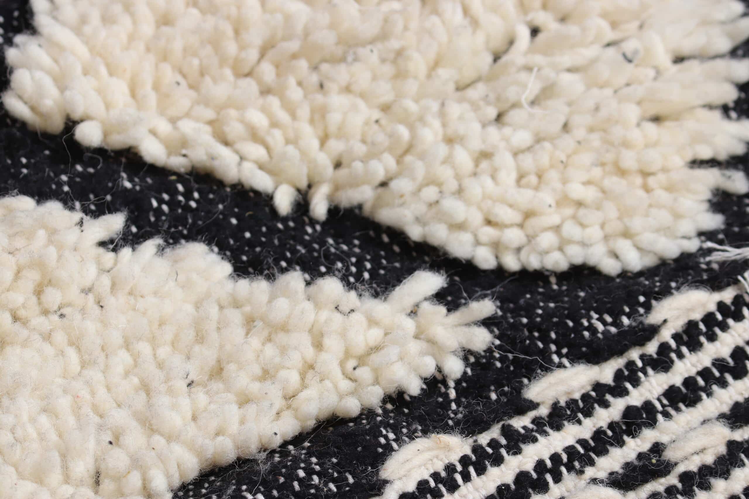 Stylish Contemporary Area Rug - image 5