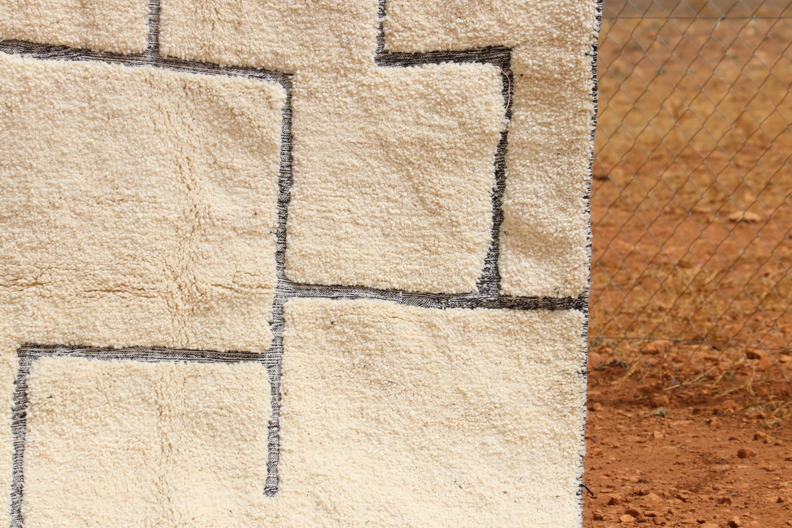 Moroccan off white rug - image 3