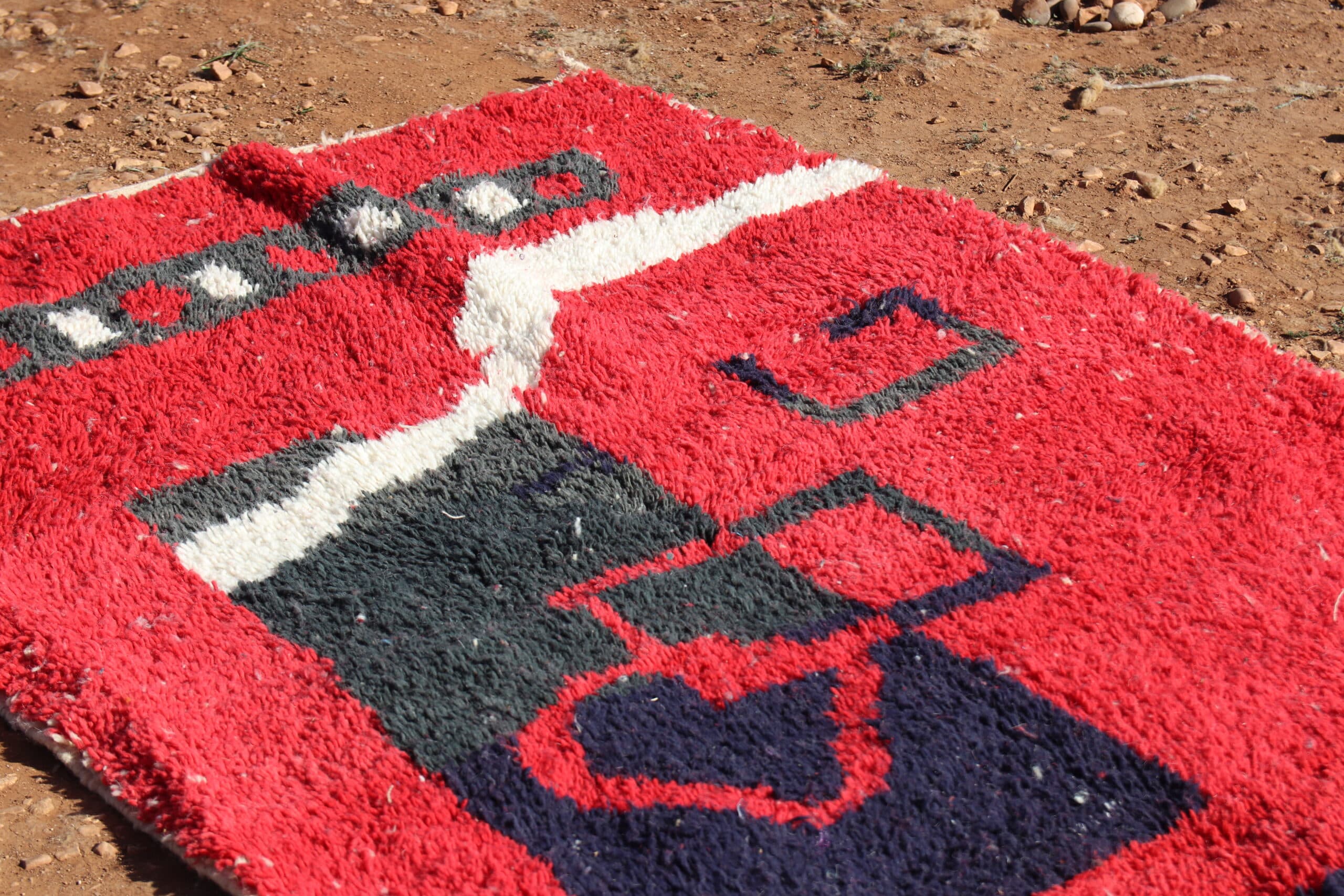 Neutral Abstract Rug - image 3