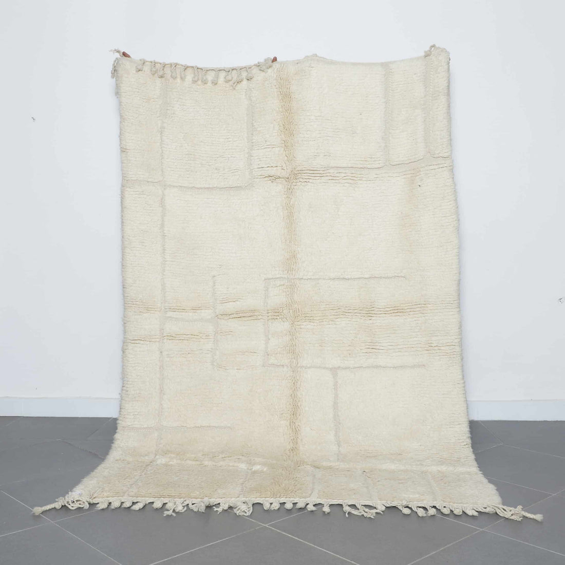 Large Handmade Moroccan Beni Ouarain Rug 240cm x 160cm – White Wool Berber Carpet