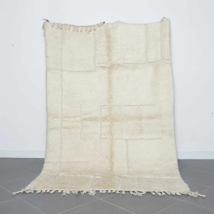 Large Handmade Moroccan Beni Ouarain Rug 240cm x 160cm – White Wool Berber Carpet