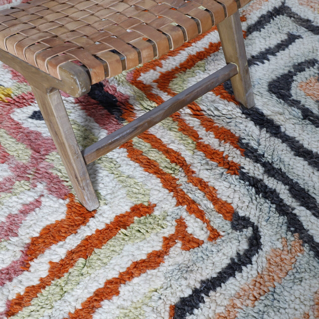 Zigzag Boujaad Rug 8.7×6.2 Ft – Vintage Moroccan Wool Carpet