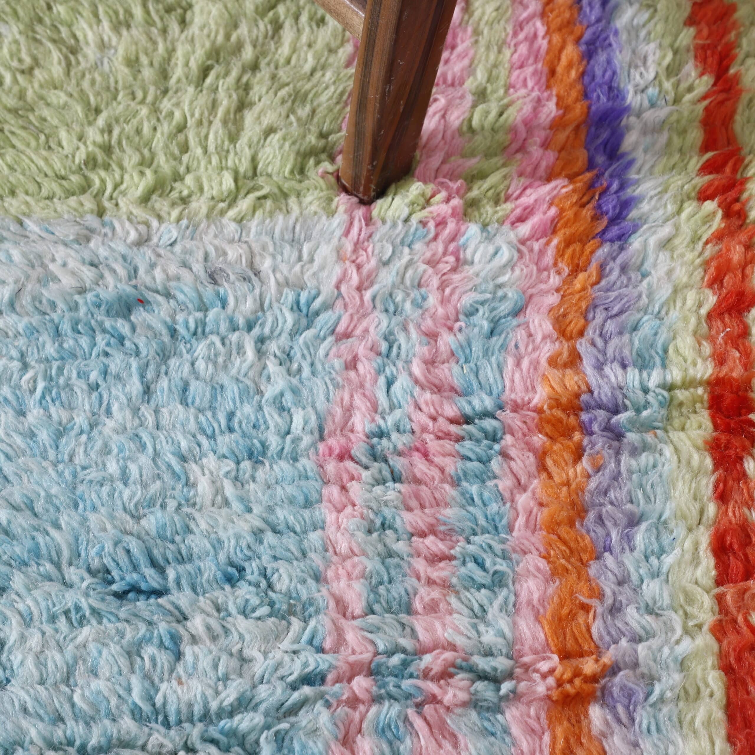 Abstract Boujaad Rug 5.3×6.9 Ft – Handmade Moroccan Wool Carpet