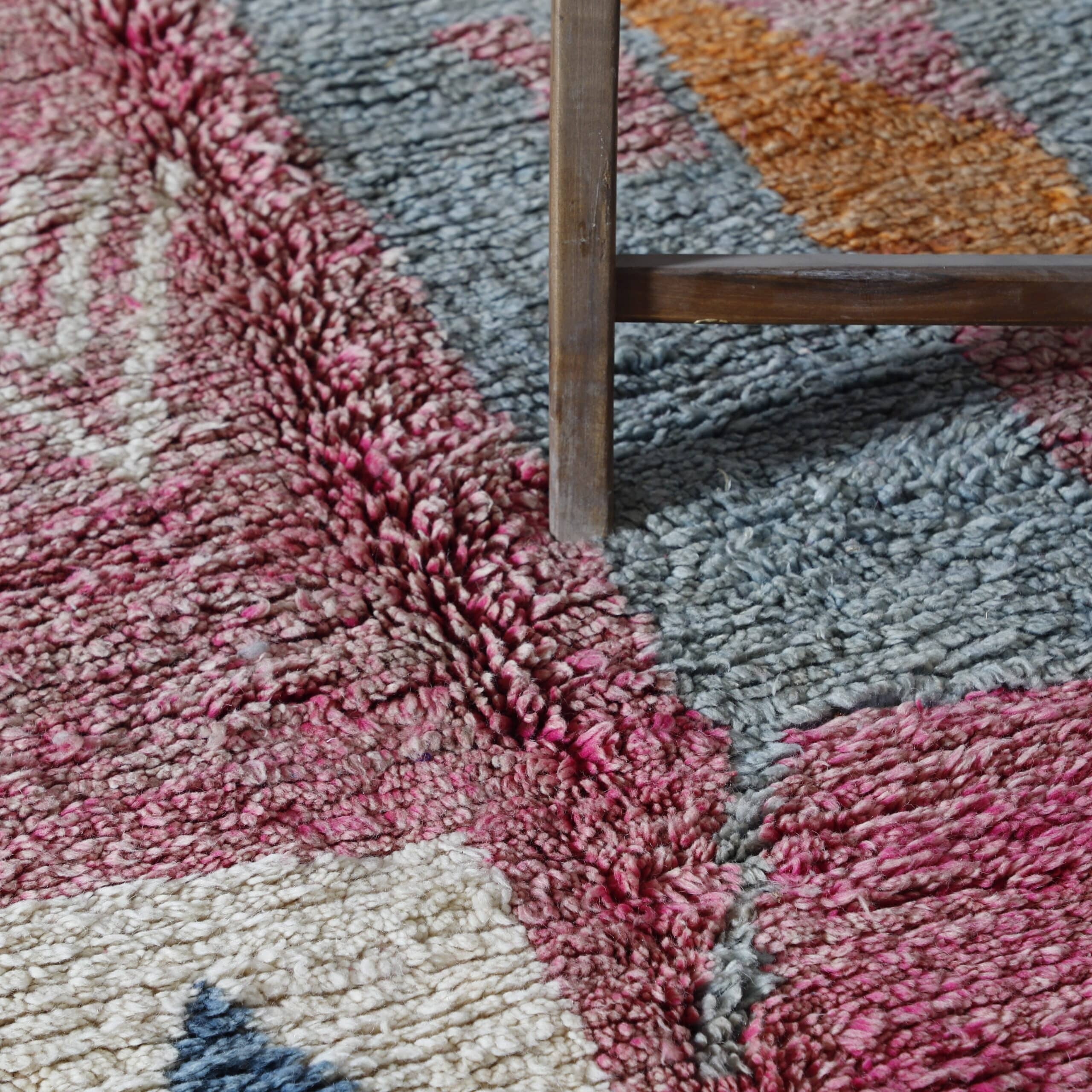 Boujaad Rug 9.5×6.5 Ft – Handmade Moroccan Wool Carpet