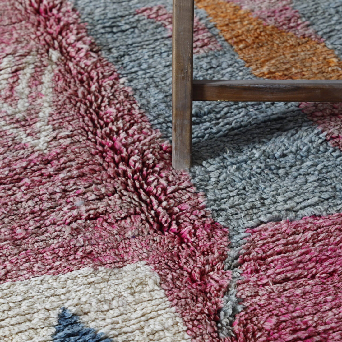 Boujaad Rug 9.5×6.5 Ft – Handmade Moroccan Wool Carpet