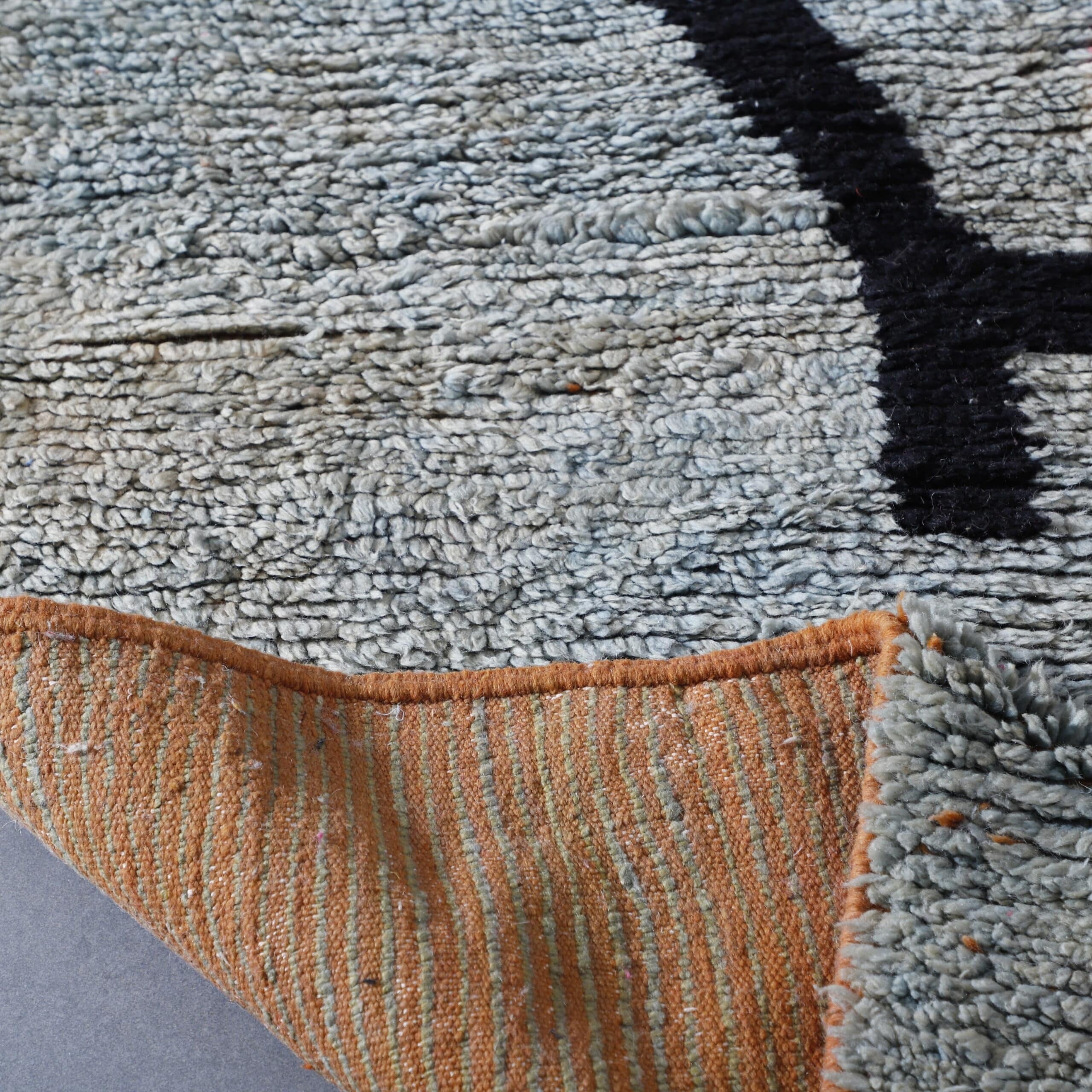 Boujaad Rug 9.5×6.5 Ft – Handmade Moroccan Wool Carpet