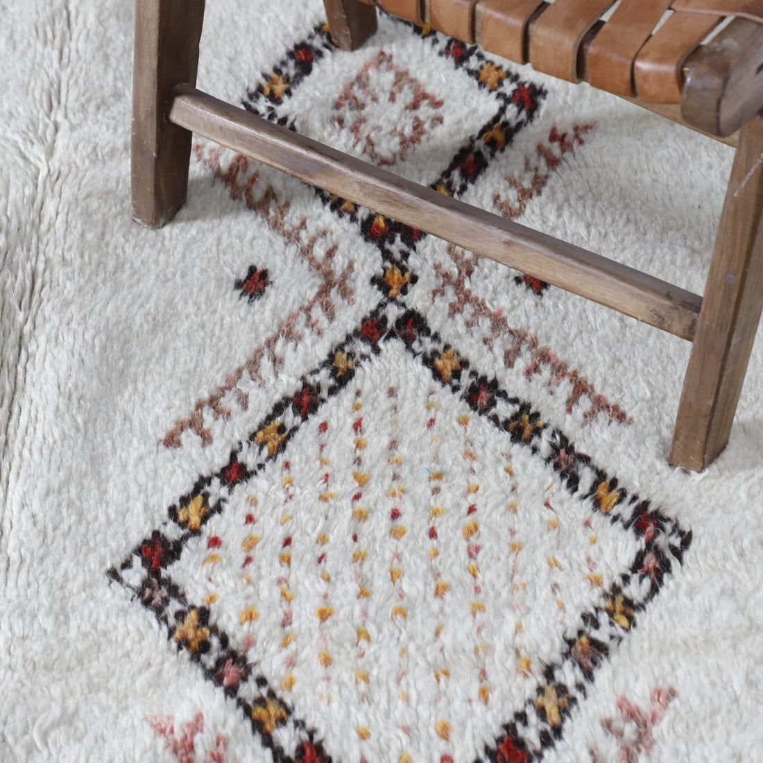 Taznakht Rug 7.1×5.7 Ft – Authentic Moroccan Wool Carpet