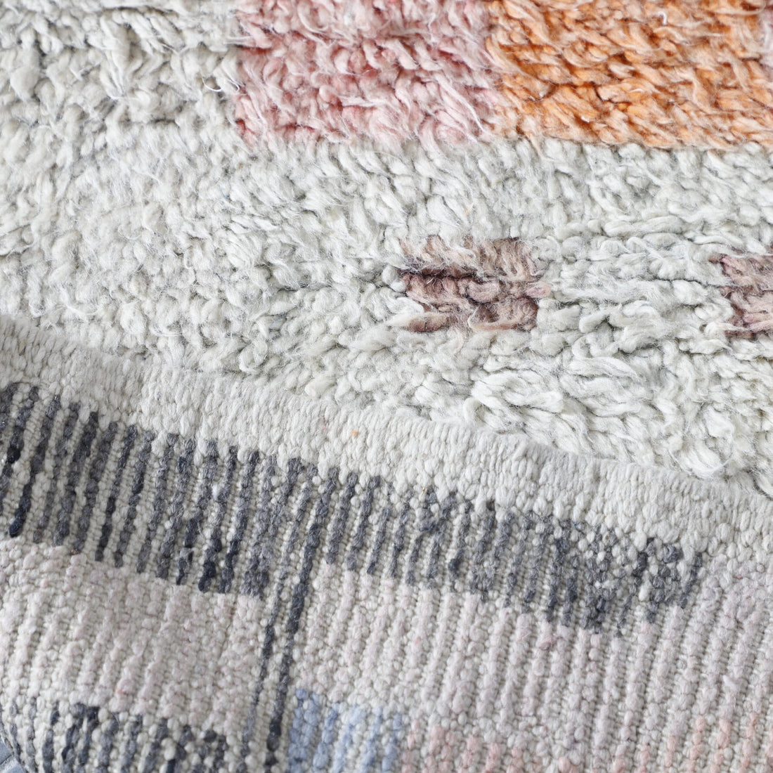 Soft Boujaad Rug 7.5×5.6 Ft – Handmade Moroccan Wool Carpet