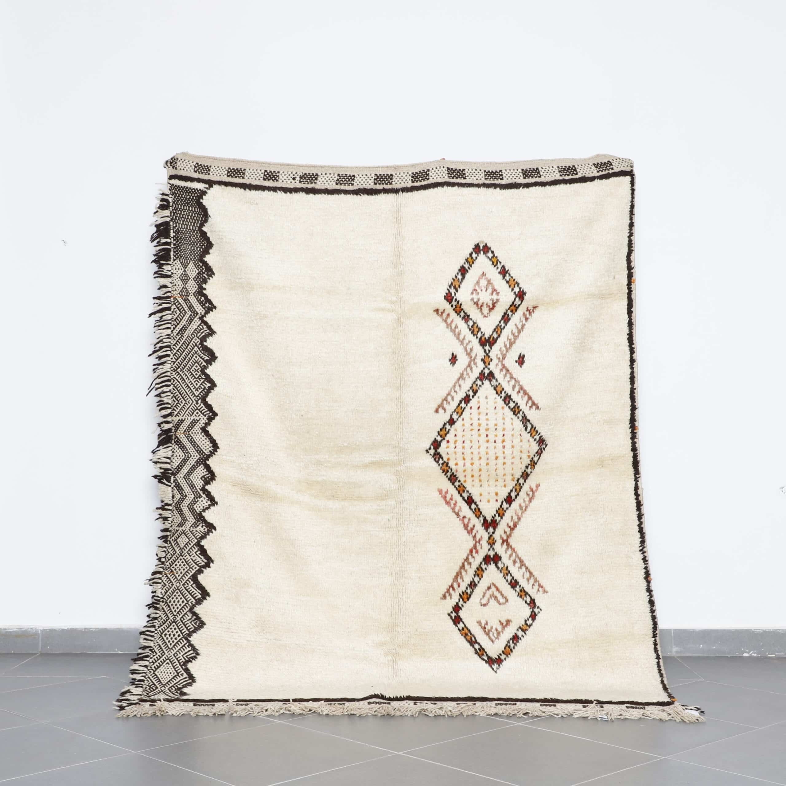 Taznakht Rug 7.1×5.7 Ft – Authentic Moroccan Wool Carpet
