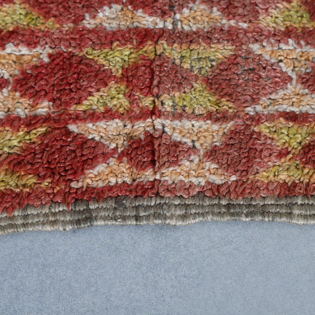 Vintage Beni Mguild Rug 8.5×5.6 Ft – Handmade Moroccan Carpet