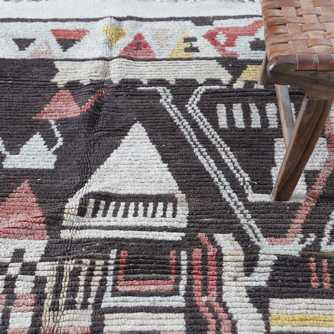 Vintage Boujaad Rug 8.4×5.6 Ft – Handcrafted Moroccan