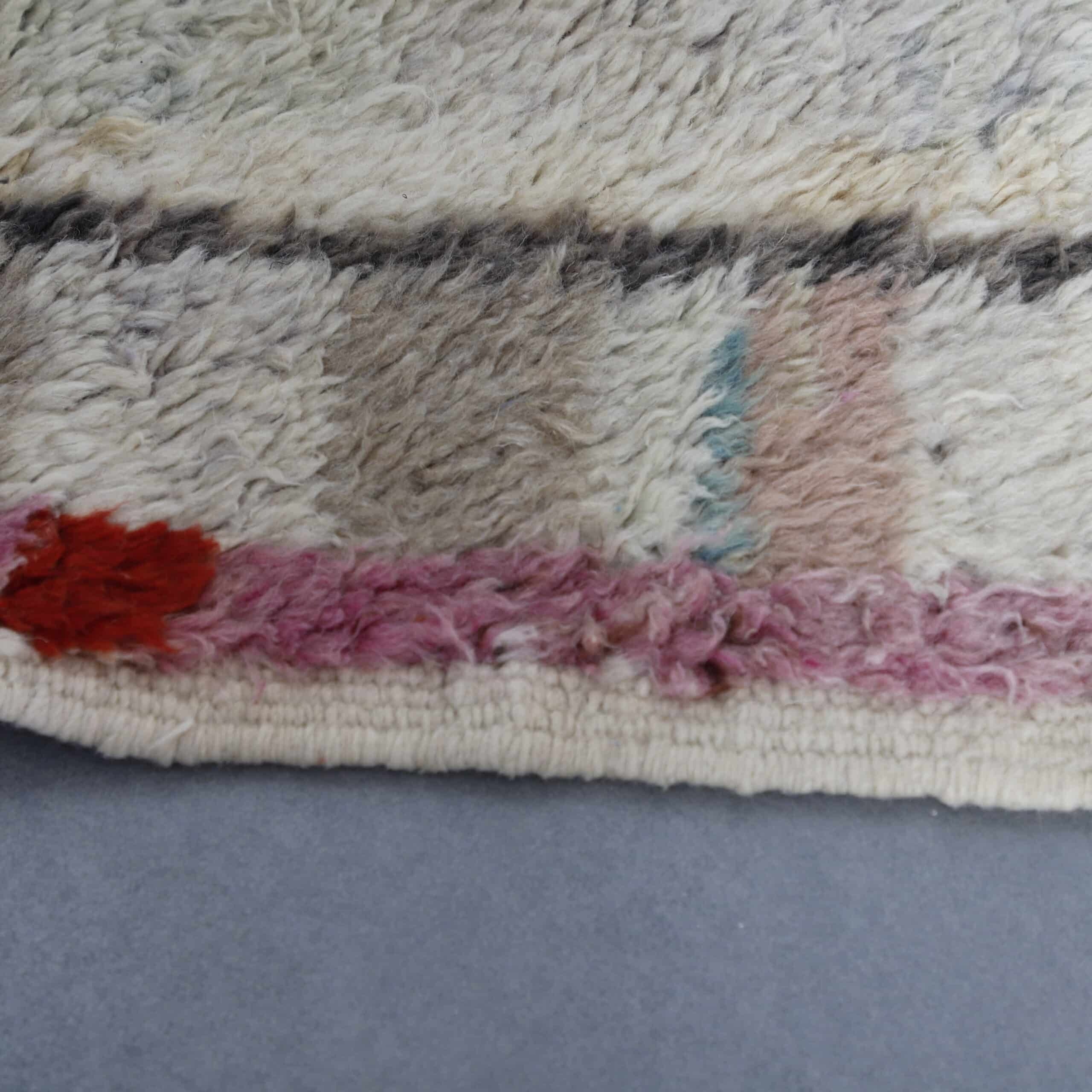 Abstract Boujaad Rug 7.7×5.2 Ft – Moroccan Handmade Wool Carpet